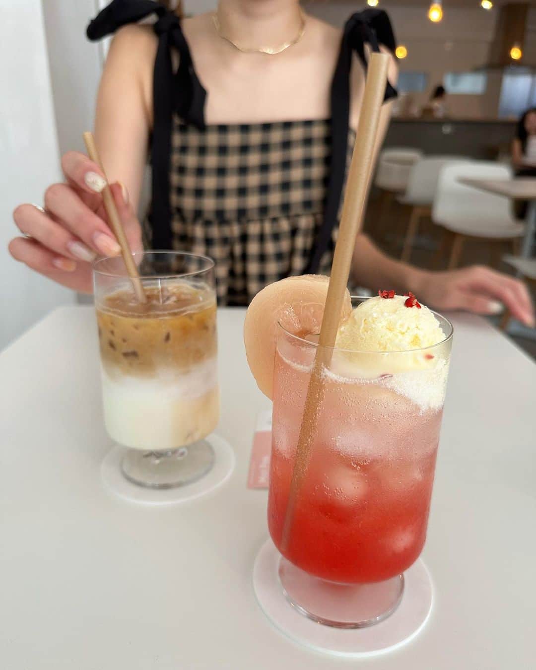 左近鈴乃さんのインスタグラム写真 - (左近鈴乃Instagram)「. Momo 🍑🍨💦 @hue_coffee_roaster  #huecoffeeroaster #谷四カフェ」8月27日 17時48分 - suzuno_sakon