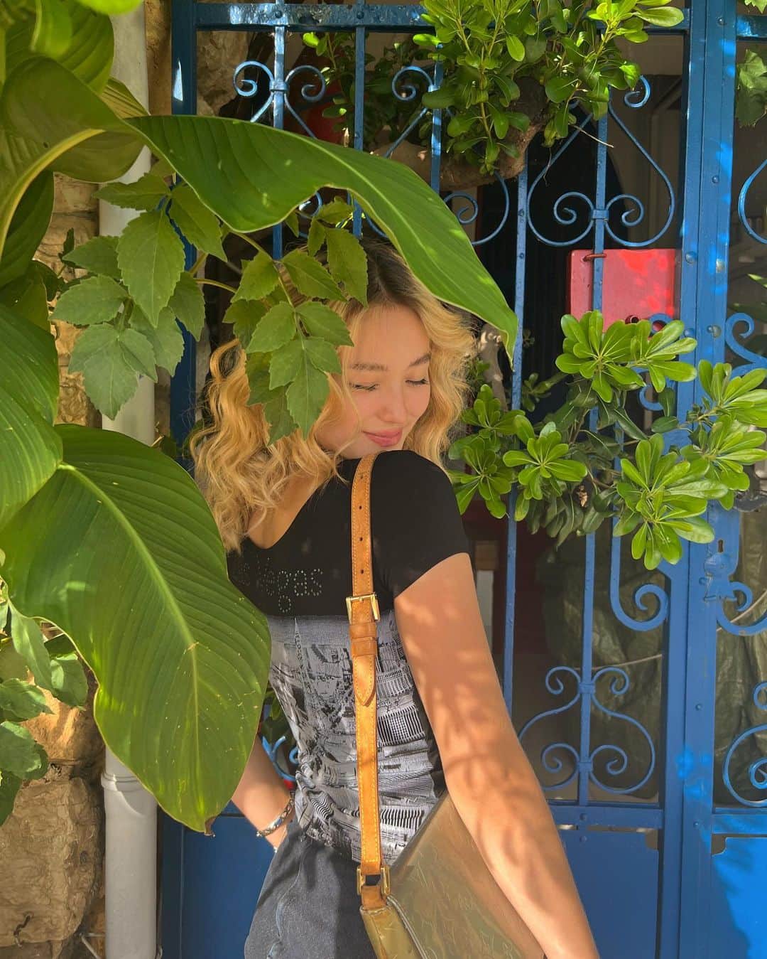 サクラ・キルシュのインスタグラム：「🌿⭐️🦜🫧」