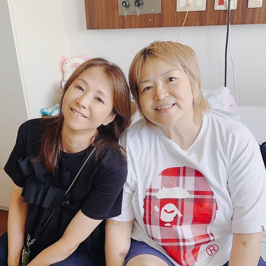 堀田祐美子のインスタグラム：「ファイヤージェッツ！！  全日本女子プロレス時代…  大好きなペア。  みっちゃんこと、浅香山部屋の女将さん。  会ったら喋る事が多くてお見舞いでは時間が足りない…  T-HEARTS練習生の歩花！！  プロになる為に頑張っています！！  ファイヤージェッツと貴重なスリーショット！！  @asakayamabeya   @yumiko_hotta  @t_hearts2020  #堀田祐美子 #yumikohotta  #prowrestling  #プロレス #womansprowrestling  #女子プロレス  #hearts82 #thearts  #ファイヤージェッツ #西脇充子」