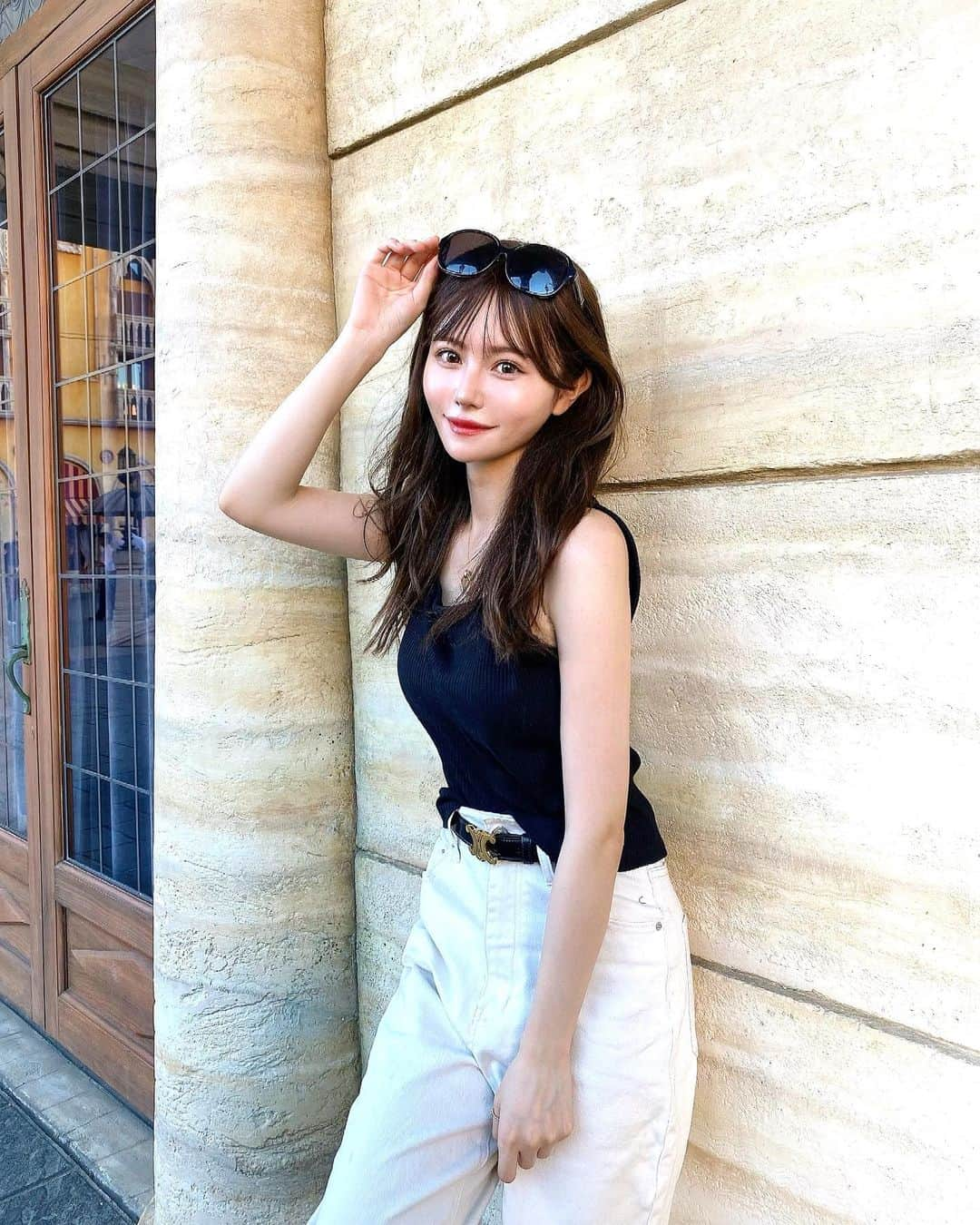 込山榛香のインスタグラム：「夏は肌出しがちです🕶️☀️ ⁡ この写真でどこか分かる方がいたら凄いな〜♡ ⁡ ⁡ ⁡ そして皆様！！ ⁡ 本日から女王ステシリーズの新作 舞台「星よ女王に堕つ」の一般チケットが販売スタートしました🎟️✨ ⁡ 2023年9月30日(土)～10月8日(日) 六行会ホールにて全12公演   ⁡ 主演を務めさせて頂くので 楽しみと緊張が既に凄いです🫨 ⁡ ⁡ ⁡ ストーリーはもちろん、 演出・衣装・メイクと全てが洗練された素晴らしい舞台なので皆さん絶対観に来て下さい❣️ ⁡ ⁡ ⁡ ⁡ ⁡ ⁡ #夏服 #女王ステ #星よ女王 #舞台」