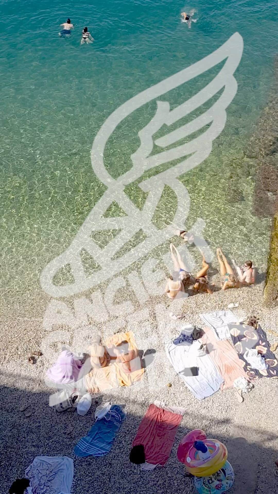 アンシャングリークのインスタグラム：「Salt of Life 💦  #ancientgreeksandals #ags #sandals #summer #fromhydrawithlove #greece #handemadeingreece」