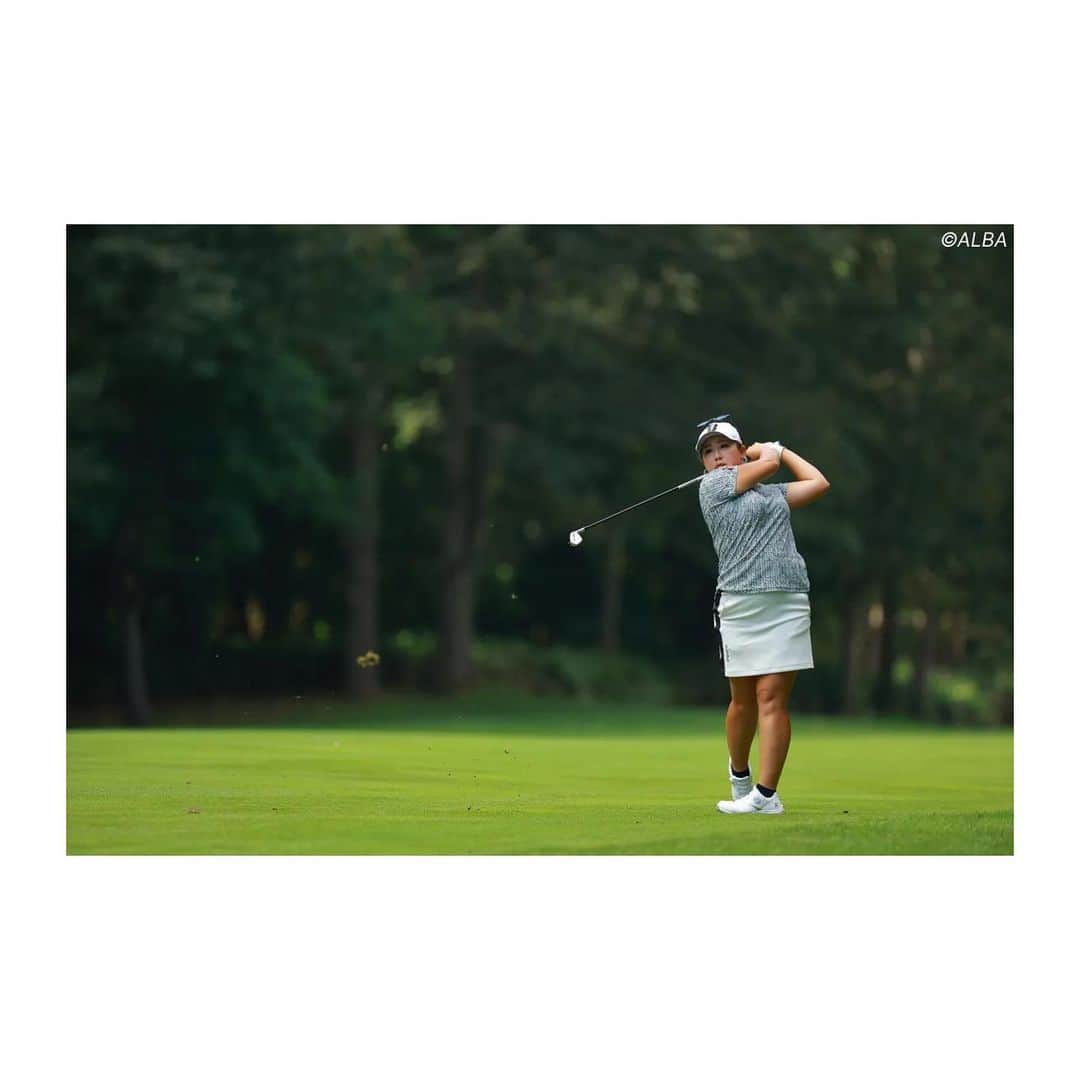 照山亜寿美さんのインスタグラム写真 - (照山亜寿美Instagram)「ニトリレディス⛳️  大変タフな1週間でした！ 選手はもちろん、大会関係者の皆様やコース管理の皆様など全員がタフな4日間を過ごしたと思います！ 感謝しかありません！  今日は2つ伸ばせていて本当は最後までプレーしたかったけれど雷⚡️と雨☔️では仕方ないですね💔  明日から2日間女子オープンの最終予選がありますがしっかり頑張って乗り切ってきます🔥  今週も応援ありがとうございました！！  #本当に暑すぎて #北海道か疑うレベル #皆様お疲れ様でした #ブリヂストンゴルフ #no1grip #バシレウス #bullandbull #サザンヤードカントリークラブ #アスリート街ドットコム #かんざしてぃー」8月27日 18時30分 - asumiteruyama