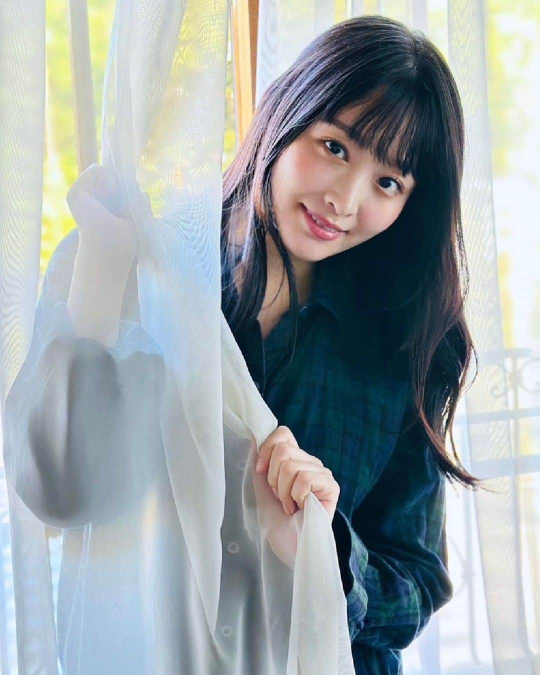 美月絢音のインスタグラム：「先日小学館サブラネットさんの撮影に行ってきました📸✨️  賑やかで楽しい現場でした🥳 掲載お楽しみにー！  #グラビア #撮影 #黒髪 #黒髪ロング #japanesegirl #japanese #girl #サブラ #サブラネット #美月絢音」