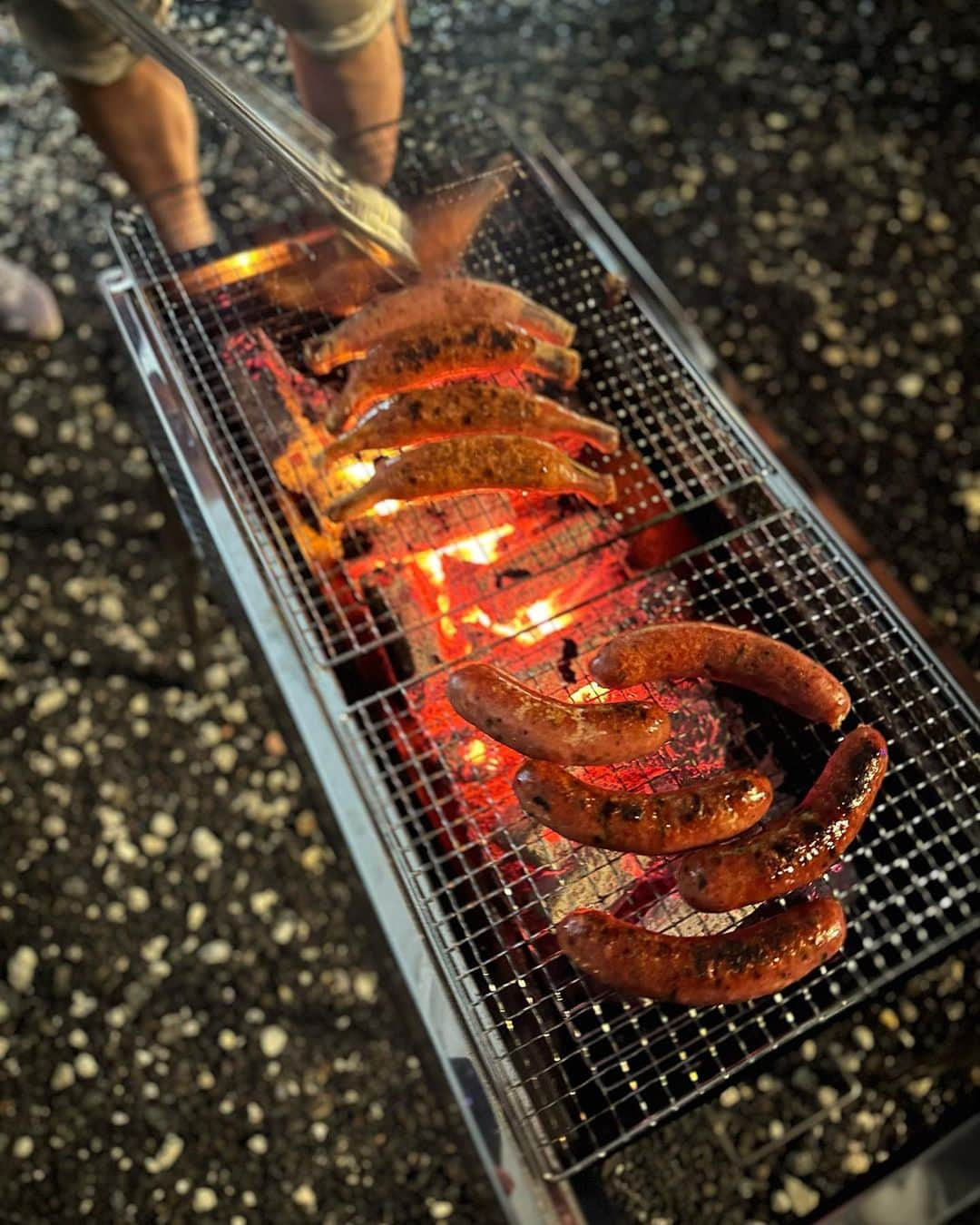 金石昭人さんのインスタグラム写真 - (金石昭人Instagram)「カネやん鮎祭り😄  年に一度のイベント  鮎のたくり‼️  親戚、いとこが大挙し岐阜の実家に集合‼️  残念ながら今年は前日の雨☔️で増水して川に入れず😫💦💦  それでも鮎なしのBBQで盛り上がった😁  大阪の親戚よ、美味しい肉やマツタケの差し入れBBQありがとう😋  どや  #鮎祭り #鮎のたくり #岐阜県白川町 #佐見川 #年に一度のお楽しみ  #全員集合 #どや」8月27日 18時42分 - kaneishiakihito