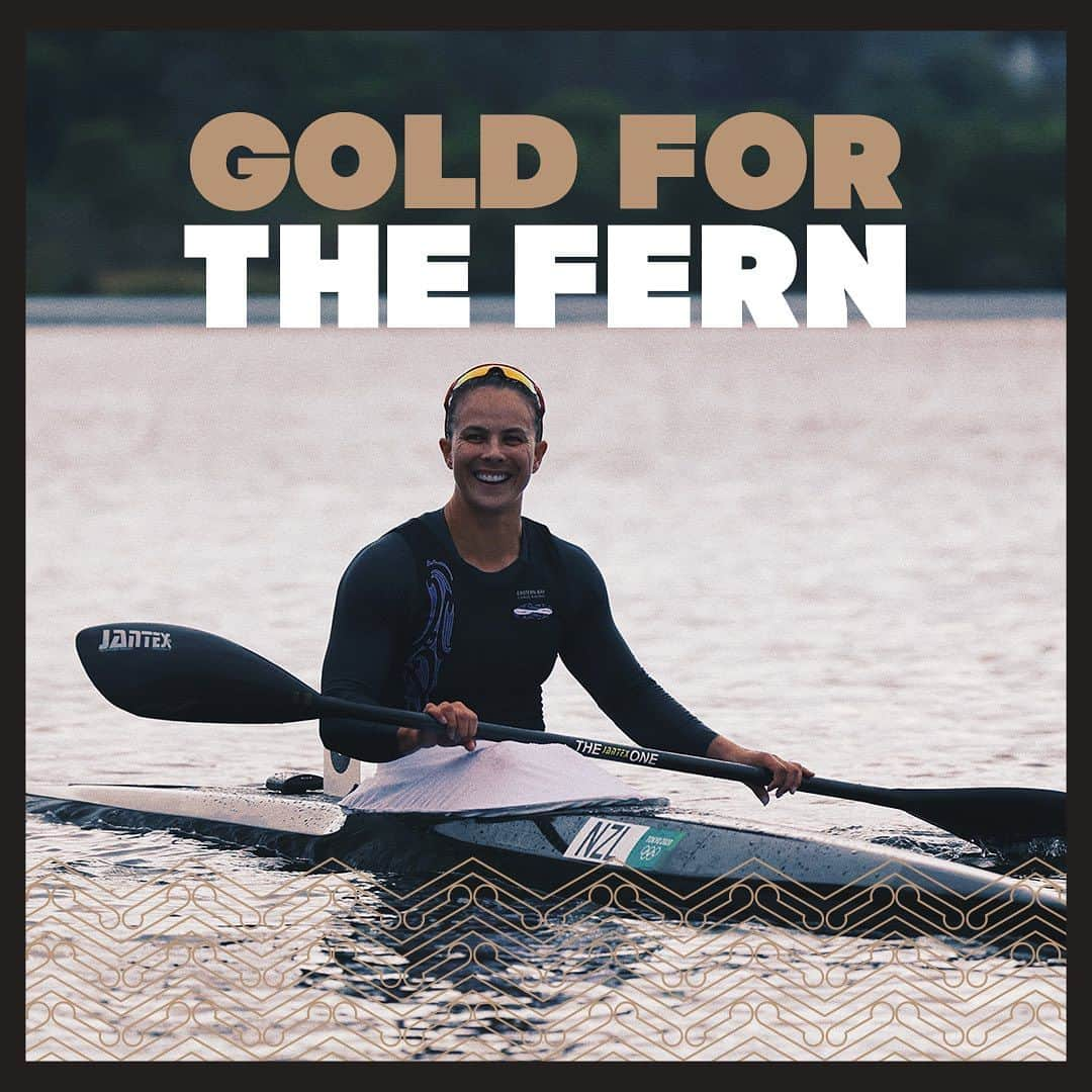 リサ・キャリントンのインスタグラム：「GOLD 🥇  Dame Lisa Carrington wins GOLD in the K1 200M at the Canoe Sprint World Championships 🙌  Lisa’s 15th World Championship gold medal!  #EARNTHEFERN #WeAreTheNZTeam #TheFernIsAllOfUs」