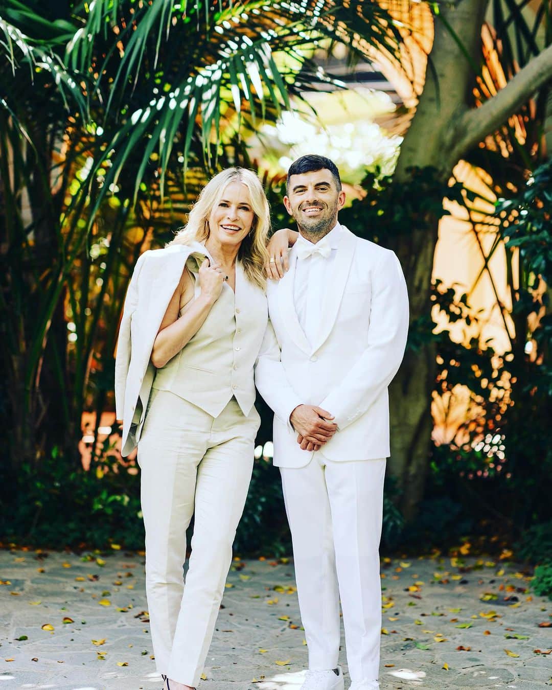 チェルシー・ハンドラーのインスタグラム：「I had my first groomsmen role in  @benbrunotraining and @nobread wedding! What an epic night of fun! Scroll to last pic to see Dennis Colanello giving me an adjustment, while also spilling a drink on me. What a fun ducking wedding and I was honored to be part of it. Happy one month anniversary! ❤️❤️」