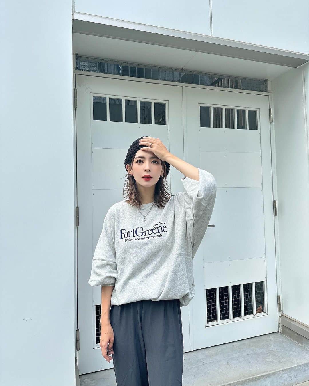marikoのインスタグラム：「＊ . まだ暑い日続くけど秋支度🍂  @ungrid_official のスウェットが ルーズで可愛い！  涼しくなったらいっぱい着たい🥺 ロングスカート合わせも絶対かわいい！  . ＊ #ootd#outfit#mari_code#fashion#ungrid#アングリッド#ママコーデ」