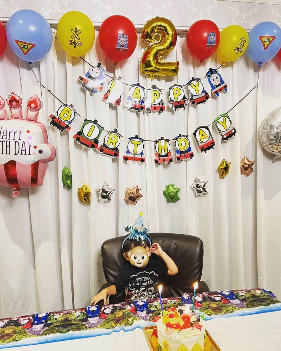 大西葵のインスタグラム：「.  Happy Birthday！！！！！ もう2歳🐵 毎日余裕なくてあっという間だけど いつも幸せをありがとう🥹 これからも元気に健康に 育ちますよーに🌱 愛してる🥹💕💕💕  . #2歳なりました #イヤイヤ期真っ只中  #❤️❤️❤️」