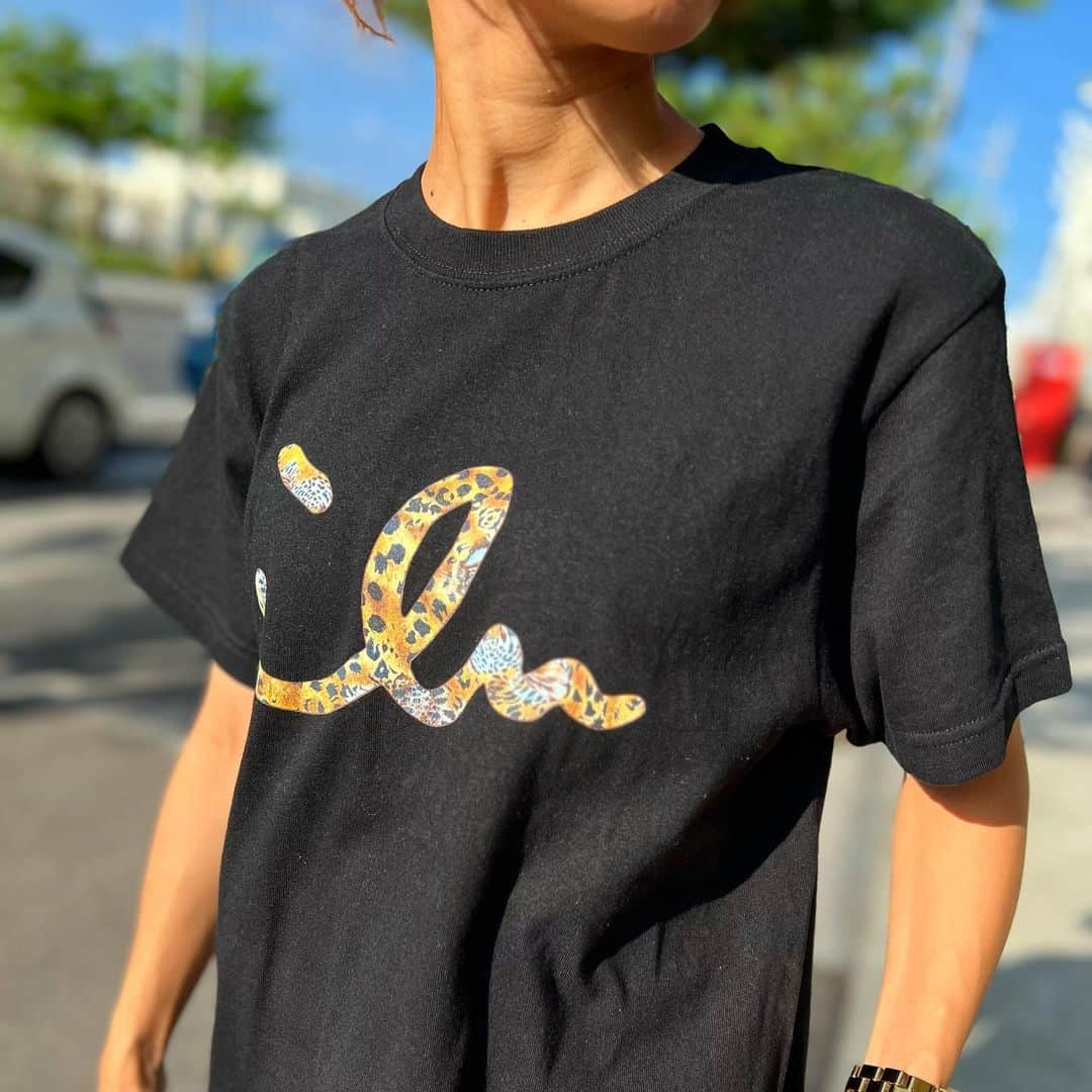 original brand 【ilu098】さんのインスタグラム写真 - (original brand 【ilu098】Instagram)「New T-shirts. Web: 8/28(月)19時~ 店舗: 8/29(火)11時~ ---------------------- 虎模様の「ちょこっとアイル」 最高に可愛いんだなぁ♫  #ilu098 #おきなわ #半袖tシャツ #沖縄」8月27日 19時39分 - ilu098