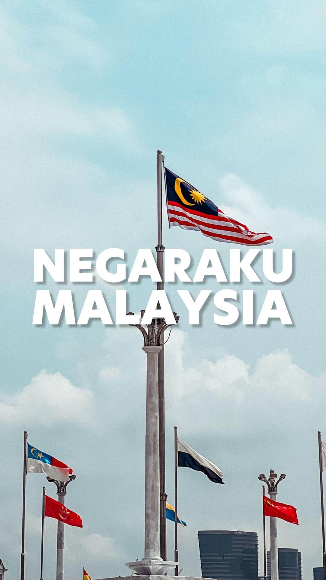 エアアジアのインスタグラム：「4 Days to Malaysia’s 66th Independence Day!   📚 We tested our Malaysian Allstars’ general knowledge with a Pop Quiz! 🤔 could you have answered these questions quickly? Let’s commemorate the spirit of 🇲🇾 National Day together! 🌟   #airasiasuperapp #exploretheworld #onestoptravelsuperapp #malaysiamadani #harikebangsaan #nationalday」