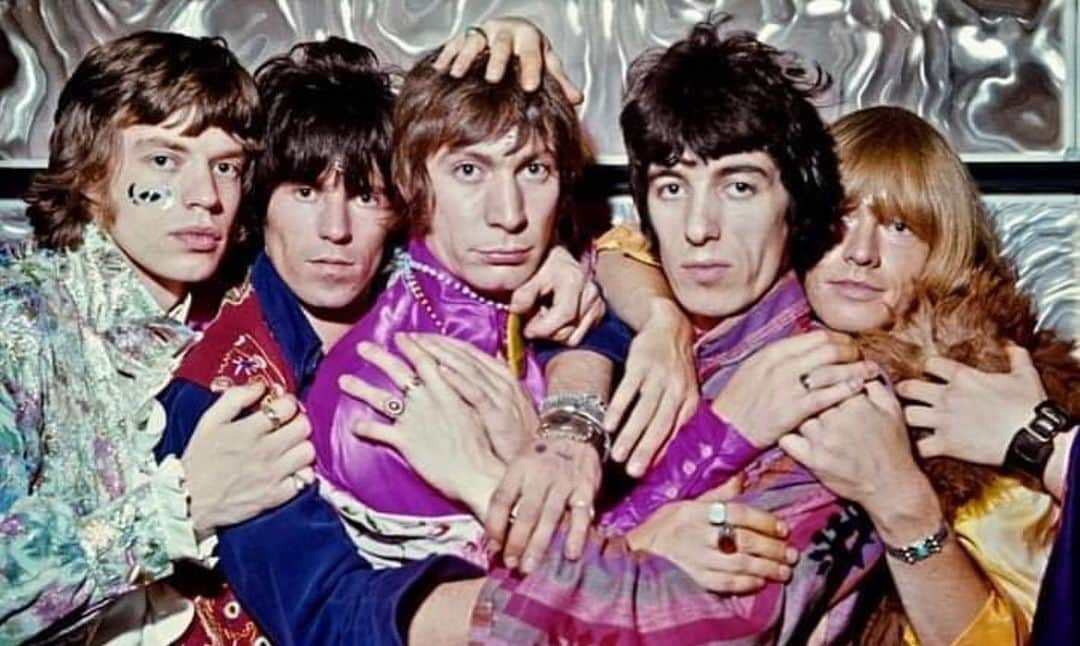 The Rolling Stonesさんのインスタグラム写真 - (The Rolling StonesInstagram)「Photographer Michael Cooper was brought in to capture the album cover for the Stones’ 1967 release of Their Satanic Majesties Request.   One proposed cover idea was of Mick Jagger naked on a cross but was deemed ‘bad taste’ by the record label.   What’s your favourite track from the Stones psychedelic album?  #therollingstones #rollingstones #1960s #60s #psychedelic」8月27日 20時02分 - therollingstones