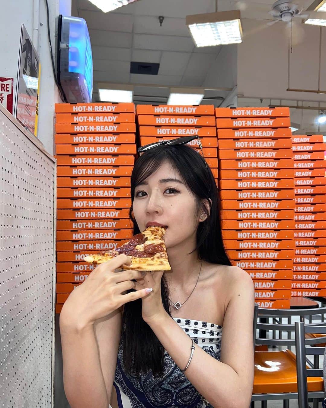 雨宮凜々子さんのインスタグラム写真 - (雨宮凜々子Instagram)「美味しく食べれば㌍0😋  #pizza #ピザ #셀카 #selfie」8月27日 20時09分 - rily_.oo9