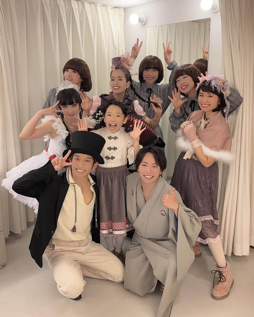 雅雀り子さんのインスタグラム写真 - (雅雀り子Instagram)「くるみ割り人形外伝　松本公演  りんちゃんは千秋楽でした🥹 みんなで遊ぼうね、また会えるの楽しみにしてる🖤👶」8月27日 20時15分 - riko0o_0o