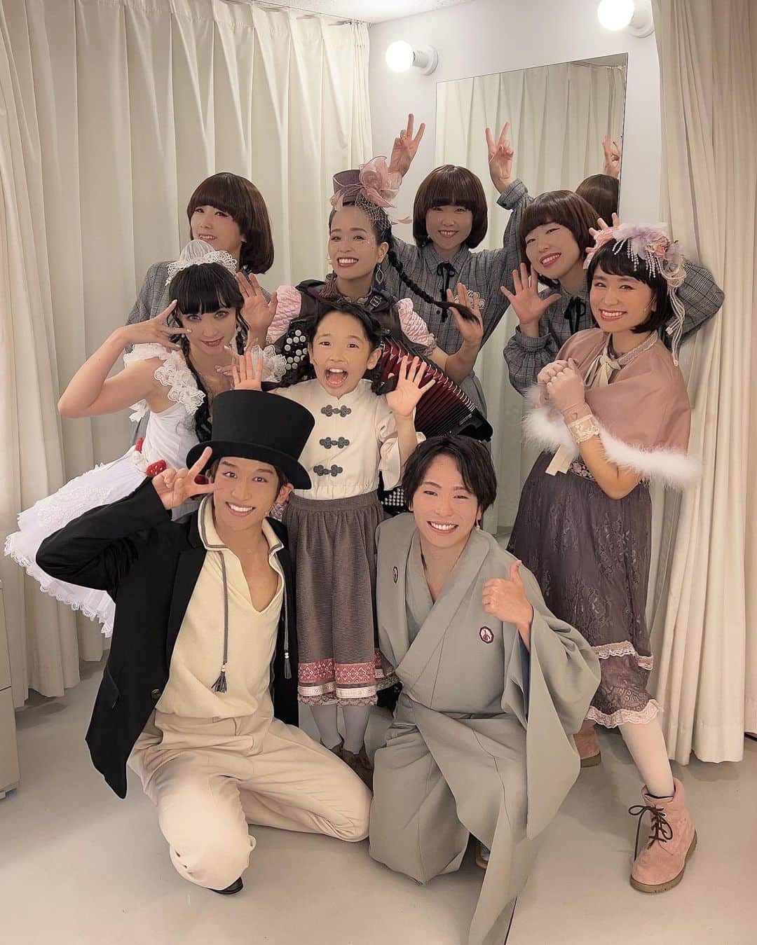 雅雀り子のインスタグラム：「くるみ割り人形外伝　松本公演  りんちゃんは千秋楽でした🥹 みんなで遊ぼうね、また会えるの楽しみにしてる🖤👶」