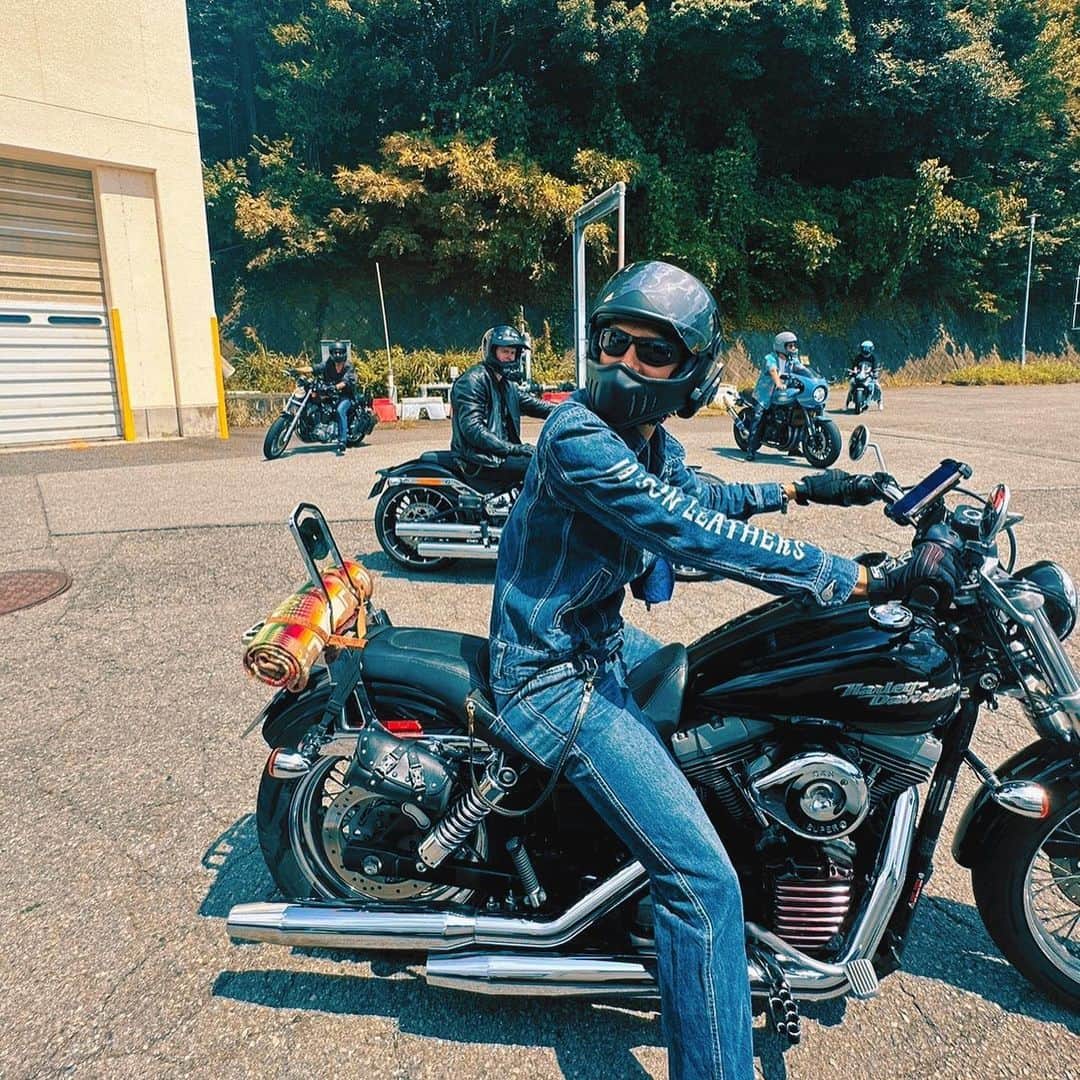 長田成哉さんのインスタグラム写真 - (長田成哉Instagram)「BLUE SKY HEAVEN 2023  最高でした。  一年が経つのは早い。  日々をしっかり頑張ろうというモチベーションとなる時間でした。  さ、また頑張ろ。  #ブルースカイヘブン  #twowheels  #motorcycle  #motorcyclelife #harleylife #bikestagram  #harleydavidson  #fxdb  #dyna #streetbob  #tc #ハーレー  #ダイナ #ストリートボブ #ツインカム」8月27日 20時19分 - seiyaosada