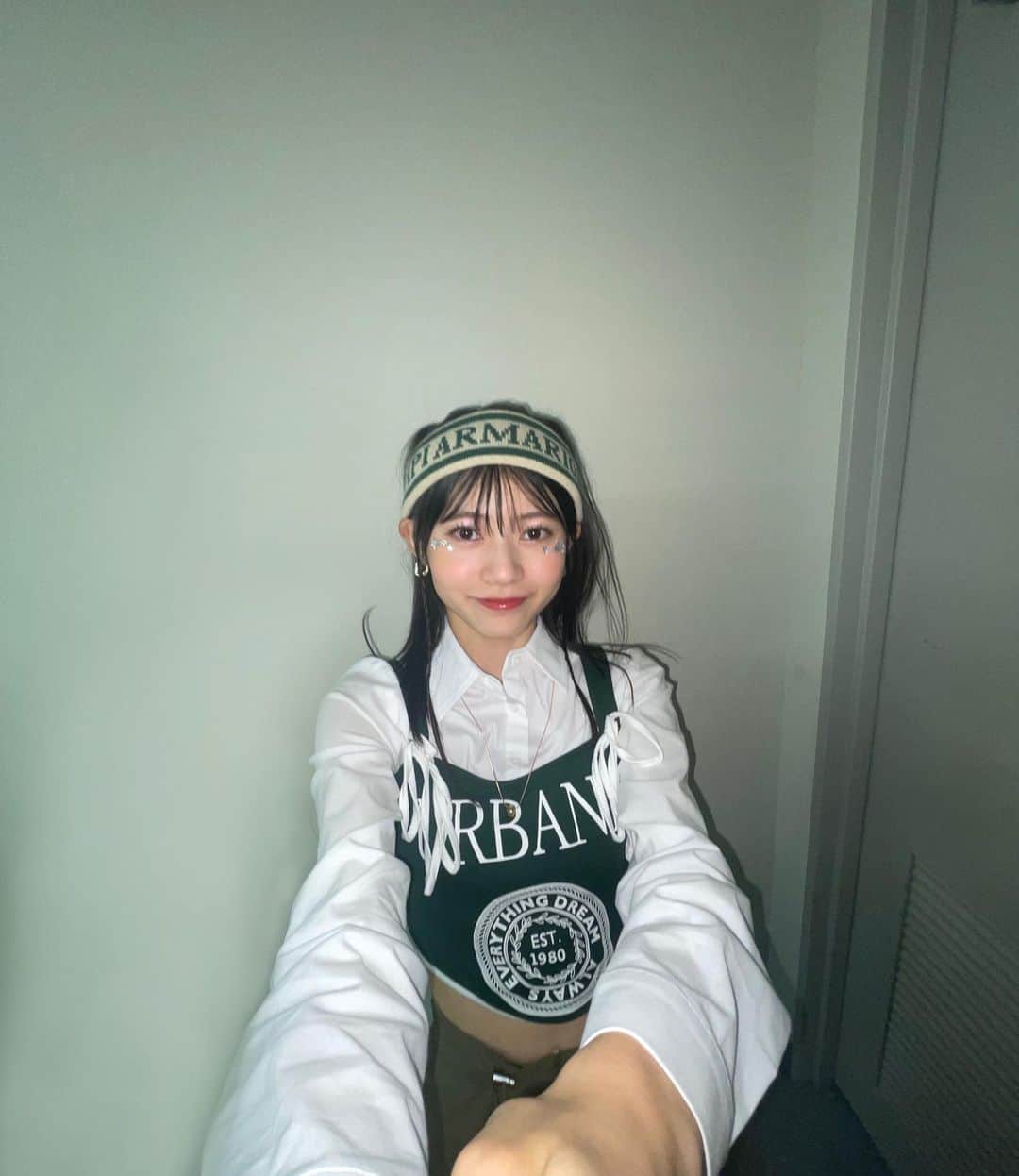 のインスタグラム：「ニコフェスありがとうございました！💞  みんなに会えて嬉しかったし楽しくて、最高の思い出になりました~！！  私服総選挙かっこいい部門1位も本当にありがとうございます😭  まだまだ余韻がすごいです😌  #ニコフェス2023 #吉本麗南#ニコラ#nicola#ニコラ9月号発売中#ニコモ」