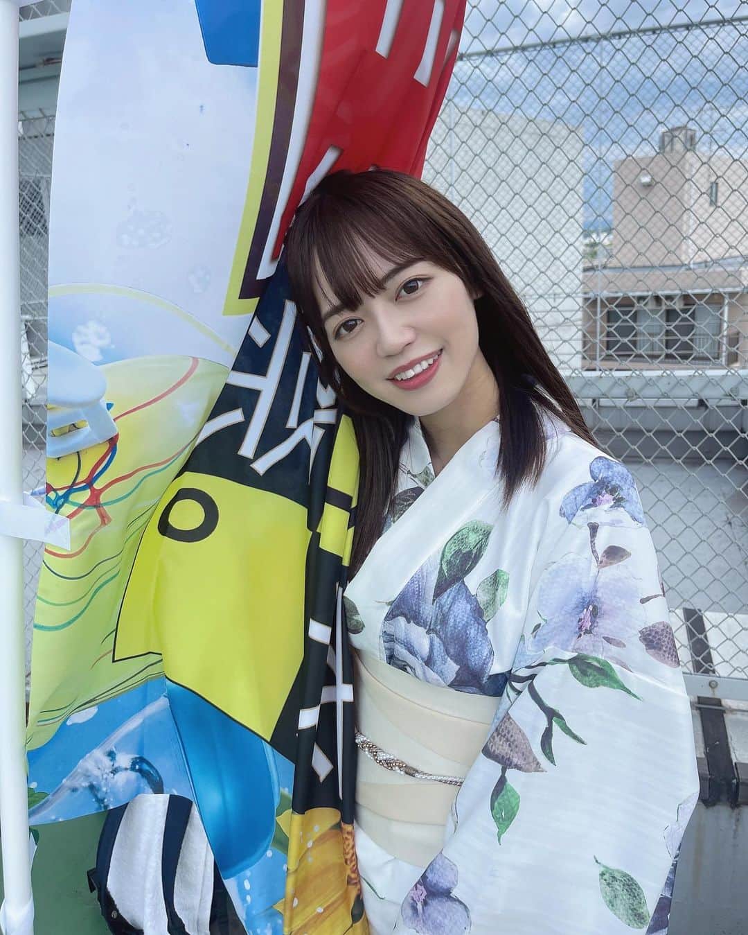 のインスタグラム：「-❤︎ 君がくれた夏…🫧  今年最後の浴衣かな〜  来年はもっと着たいし、もっと和服の似合う女性にもなりたいな、🤍  どっちの表情がお好み~⁇ ・ ・ ・ #浴衣 #浴衣ヘアアレンジ #近代麻雀浴衣祭 #アイドル #followme #japaneseidol #japanesegirl #asiagirl #アットジャム」