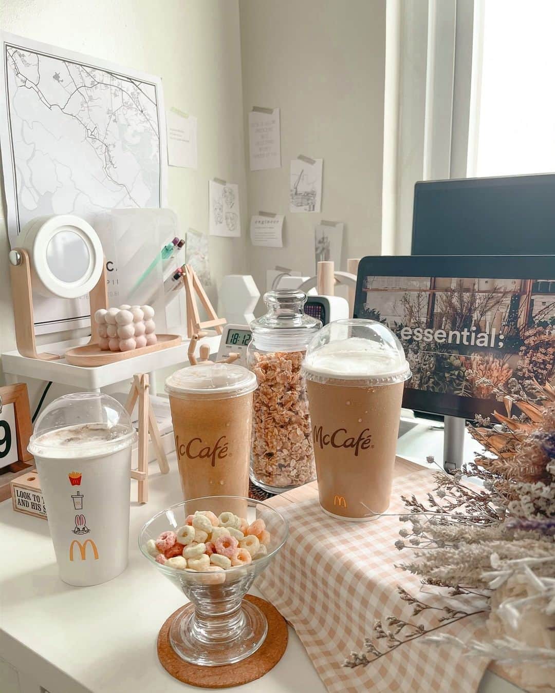 McDonald's Philippinesのインスタグラム：「She’s in her Cereal Milk drink estetik era ✨ 📸: @sun.daze18」