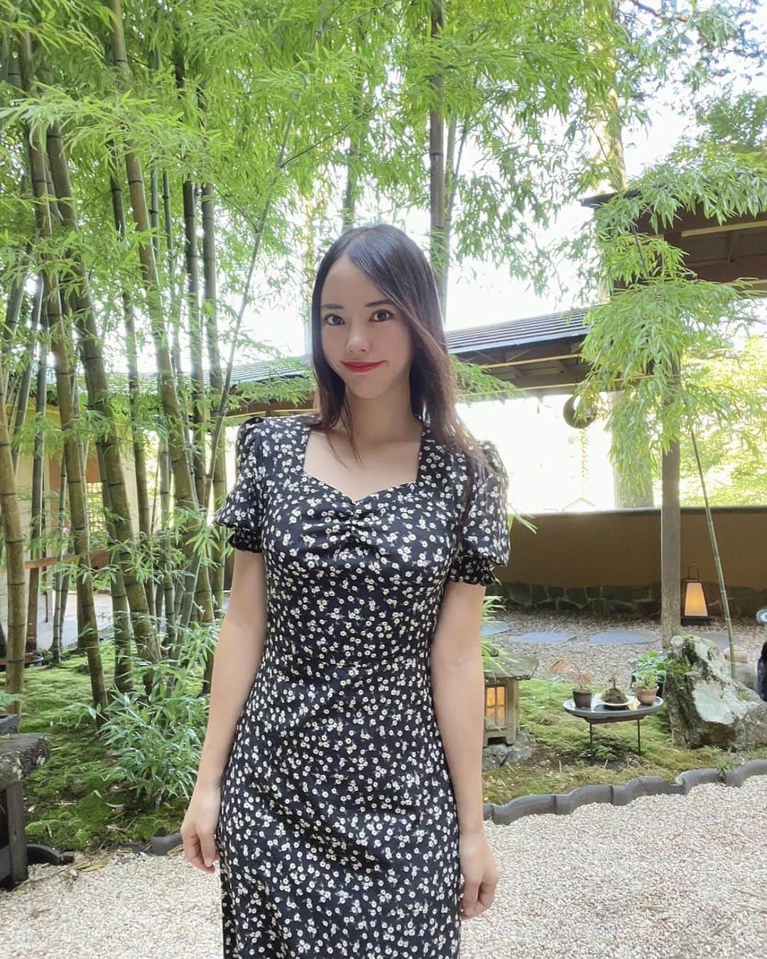 hina2221のインスタグラム：「忍野八海いってきた☘️ 綺麗なお水に綺麗な空気 癒された✨」