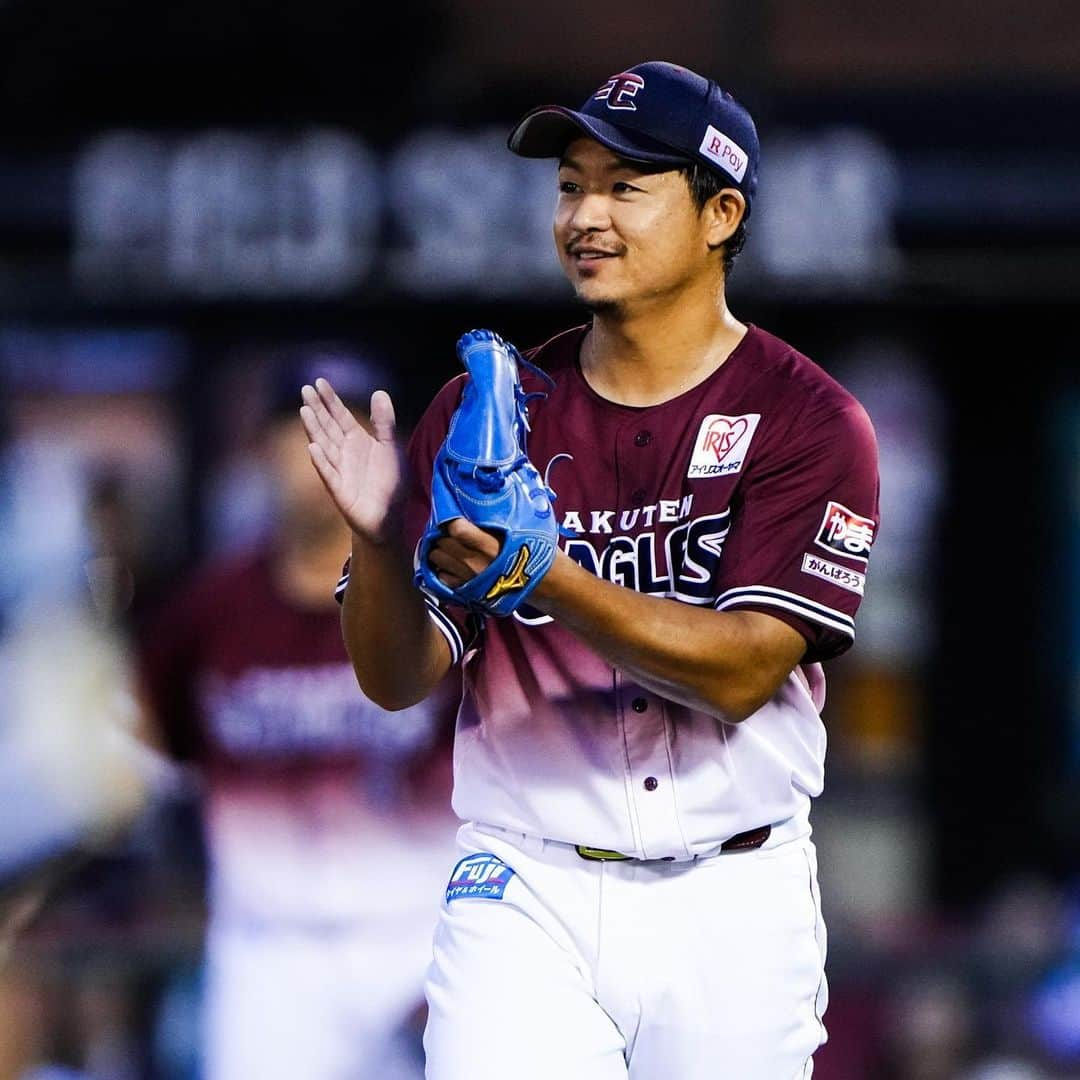 東北楽天ゴールデンイーグルスさんのインスタグラム写真 - (東北楽天ゴールデンイーグルスInstagram)「⚾️  ⚾️E 7-1 H⚾️  5人の投手リレーで1失点に抑えると13安打7得点の猛攻‼️‼️ これで同一カード3連勝としてFANS‘ユニホームで9戦8勝🔥 先発の荘司選手が5回2安打1失点3奪三振で2勝目✨✨ 6回以降は酒居選手、安樂選手、宋選手、鈴木翔天選手が0封💯 打線は2回に岡島選手が先制タイムリー🎤 小深田選手が2安打2打点🤩浅村選手は2安打1打点👍🏼 さらに辰己選手は3安打猛打賞‼️‼️村林選手が2安打⚾️⚾️  #鷲が掴む #rakuteneagles  #荘司康誠  #岡島豪郎 #浅村栄斗 #小深田大翔  #辰己涼介  #酒居知史  #安樂智大  #マイケルフランコ #宋家豪  #鈴木翔天 #太田光」8月27日 20時39分 - rakuten_eagles