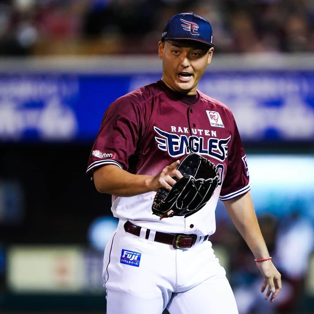 東北楽天ゴールデンイーグルスさんのインスタグラム写真 - (東北楽天ゴールデンイーグルスInstagram)「⚾️  ⚾️E 7-1 H⚾️  5人の投手リレーで1失点に抑えると13安打7得点の猛攻‼️‼️ これで同一カード3連勝としてFANS‘ユニホームで9戦8勝🔥 先発の荘司選手が5回2安打1失点3奪三振で2勝目✨✨ 6回以降は酒居選手、安樂選手、宋選手、鈴木翔天選手が0封💯 打線は2回に岡島選手が先制タイムリー🎤 小深田選手が2安打2打点🤩浅村選手は2安打1打点👍🏼 さらに辰己選手は3安打猛打賞‼️‼️村林選手が2安打⚾️⚾️  #鷲が掴む #rakuteneagles  #荘司康誠  #岡島豪郎 #浅村栄斗 #小深田大翔  #辰己涼介  #酒居知史  #安樂智大  #マイケルフランコ #宋家豪  #鈴木翔天 #太田光」8月27日 20時39分 - rakuten_eagles