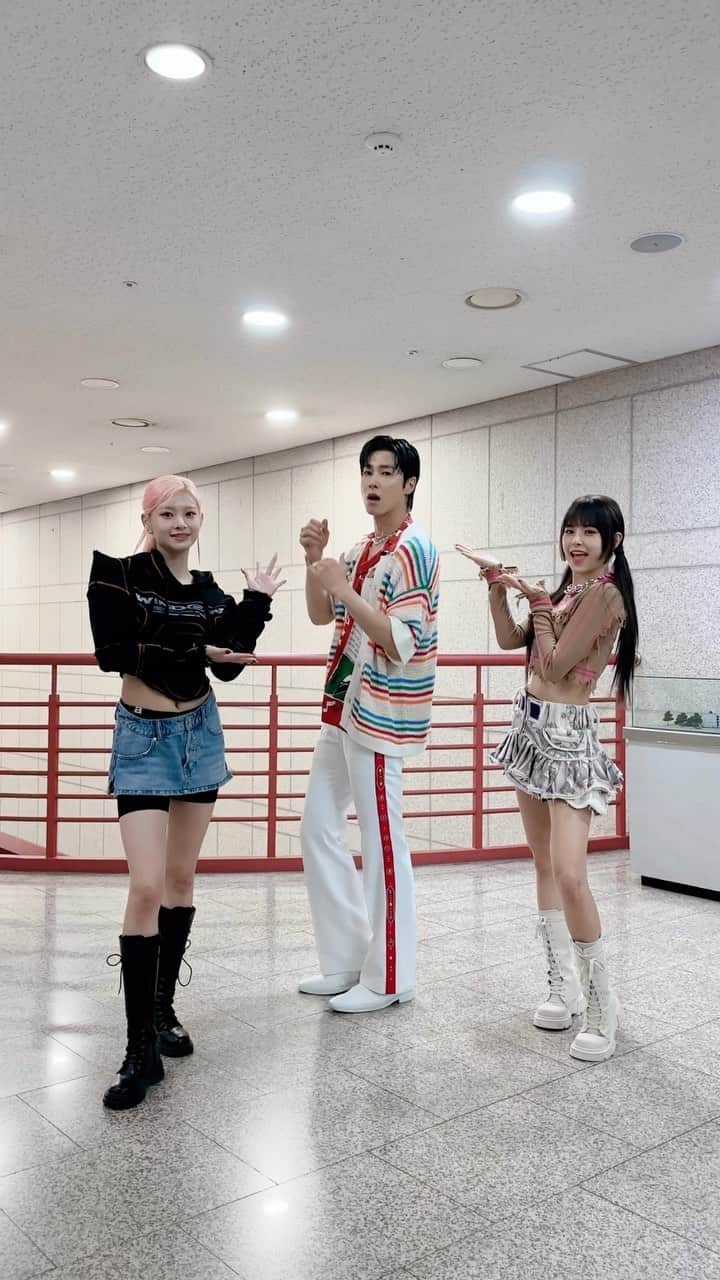 EVERGLOWのインスタグラム：「유노윤호 선배님과 함께 하는 CSC 챌린지💜 #EVERGLOW #에버글로우 #이유 #EU #이런 #YIREN #동방신기 #TVXQ! #東方神起 #유노윤호 #UKNOW #ALL_MY_GIRLS #SLAY #CSC_Challenge」