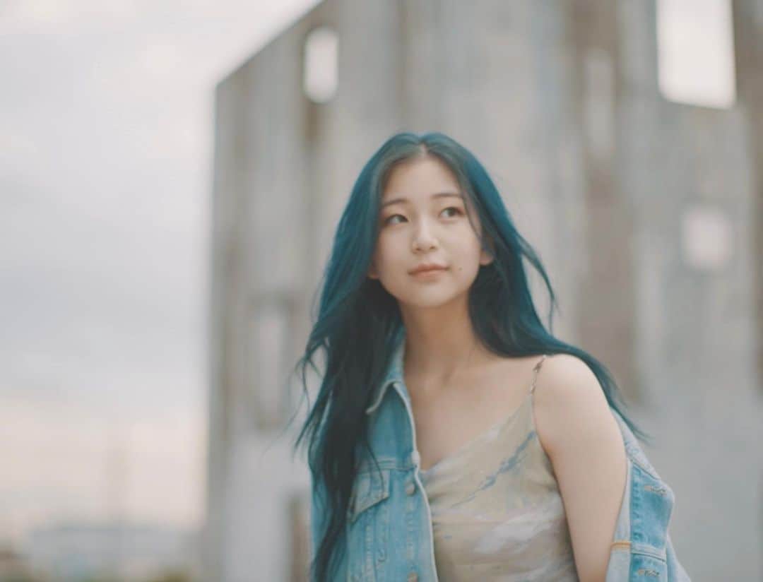 ユナのインスタグラム：「. 「3rd Single Release Event 蒼炎 」 チケットのお知らせ📢  9/6(水) 19時 START✨ 詳細は下のリンクからチェック‼️  ■チケット情報💙 https://l-tike.com/yuna-ticket/」
