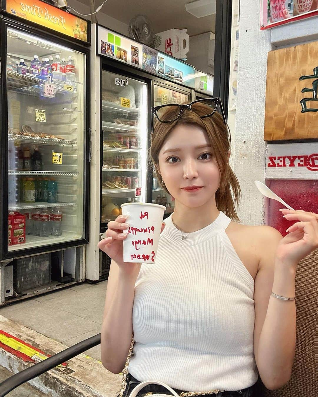 山本月のインスタグラム：「#高橋果実店 🍍🥭#ハワイ」