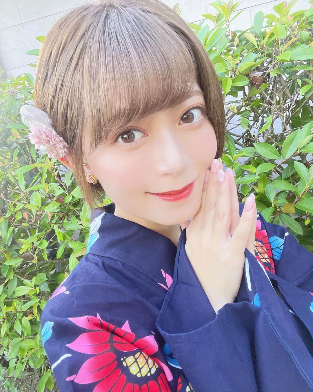 のインスタグラム：「浴衣大好きなので、お祭りで浴衣は絶対に着たい派👘  くまにも浴衣着せました(2枚目)  #浴衣#ショート#ショートヘア#ショート#ショートカット#犬#ポメプー#ミックス犬」