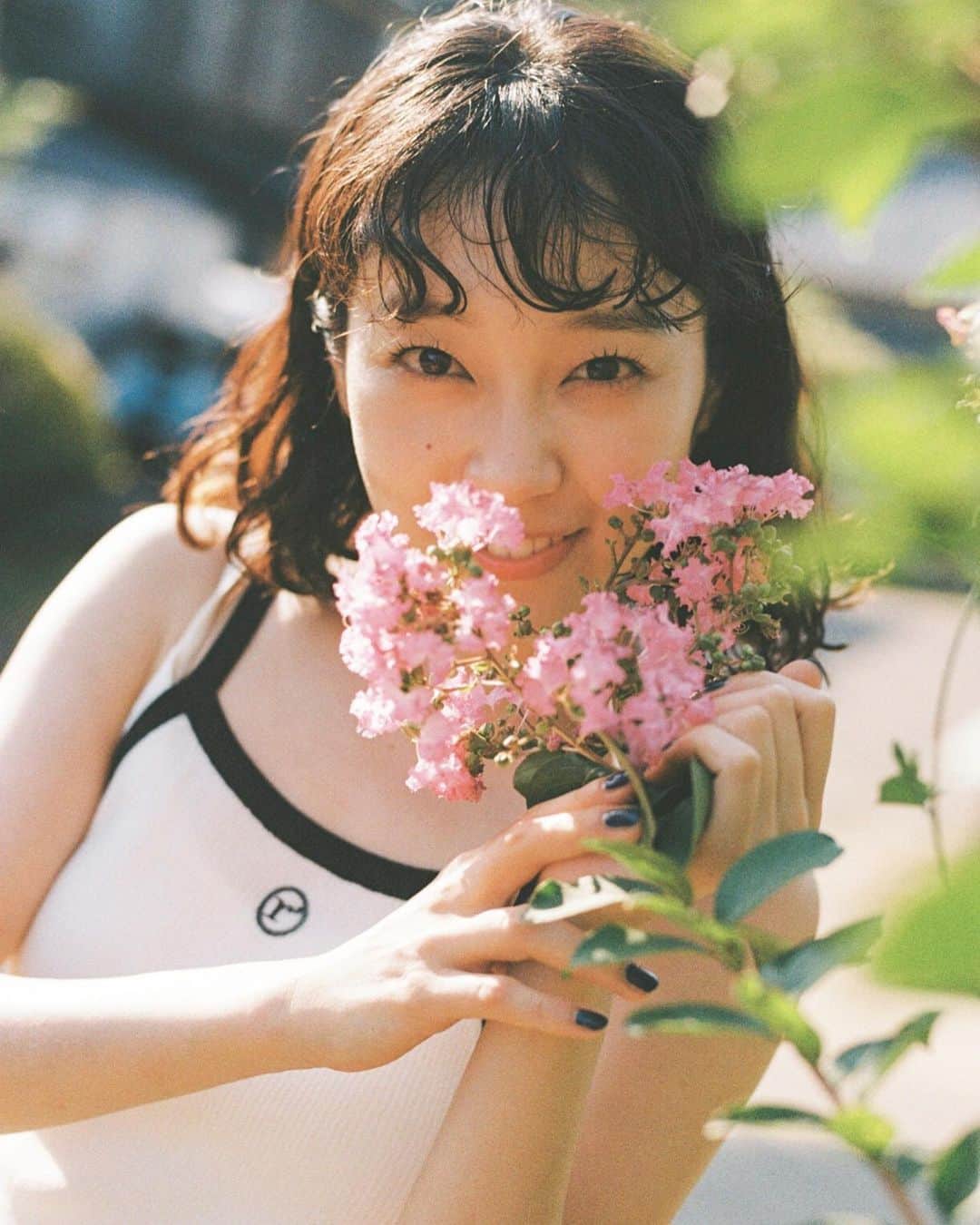 のインスタグラム：「🐒🌲 ㅋㅋ photographer @sara_photo_912 hair&makeup @chikamathuge  producer @bamio_dayo」