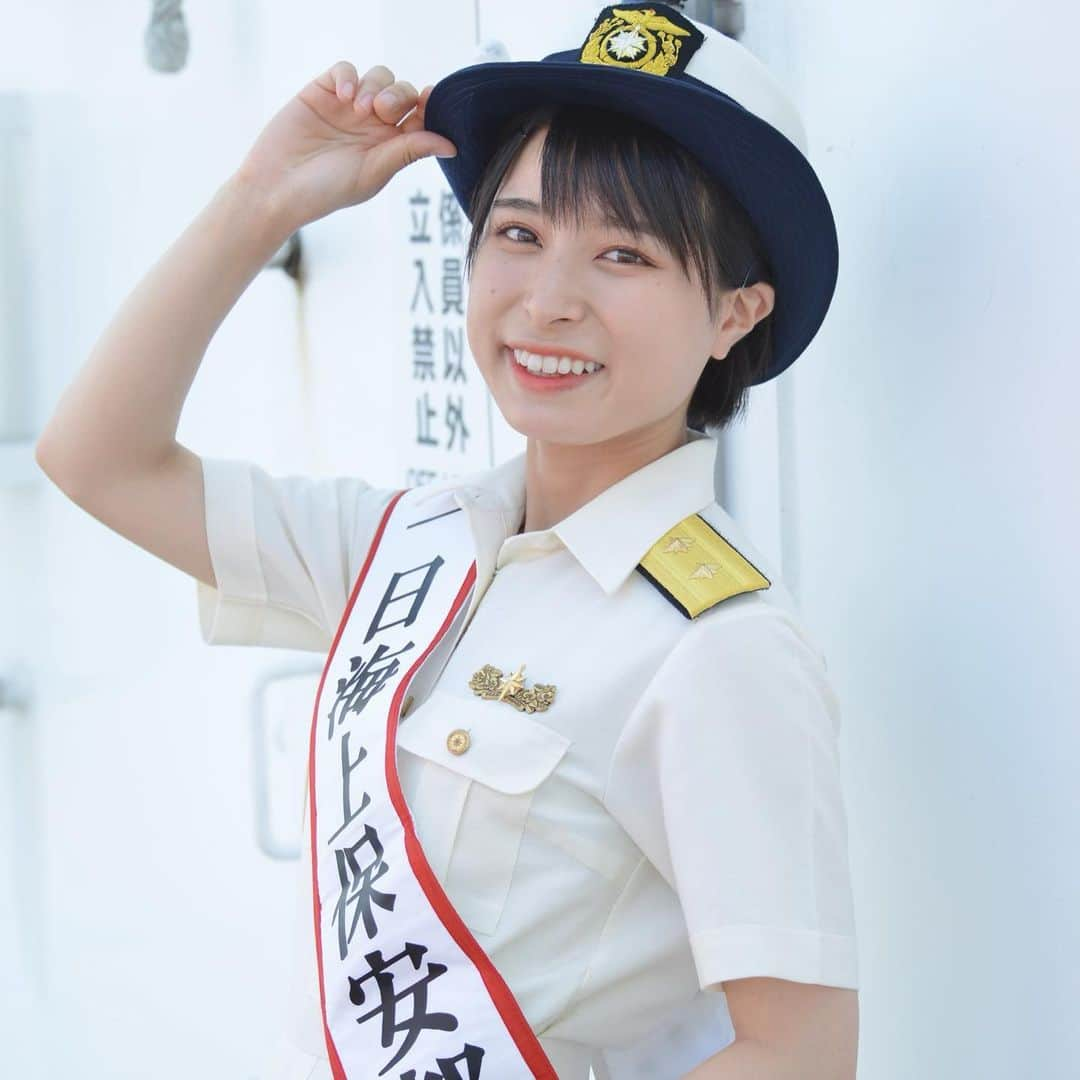 かほなんのインスタグラム：「一日名古屋海上保安部長 さばいどる かほなんです！⛴️✨  今日は名古屋港で巡視船みずほの一般公開や訓練がありました！  私は一日名古屋海上保安部長として、委嘱式の後、イベントのお手伝いや船内アナウンスを！🫡✨  訓練は迫力があって、日々の安全を守る皆さんのお仕事を知れる素敵な機会でした！  ⭐️海での事件・事故の緊急通報は118番！ ⭐️マリンレジャー等ではライフジャケットの着用！ ⭐️連絡手段の確保！ ⭐️気象、海象の確認！  安全を気を配って、海での遊びを楽しみましょうー！！！  @japan_coast_guard_   #第四管区海上保安本部 #名古屋海上保安部 #巡視船みずほ #さばいどる  #かほなん」