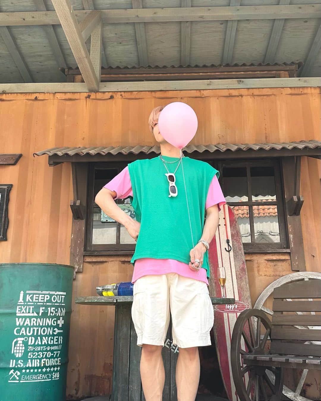 KOSHINのインスタグラム：「風船は友達🎈」