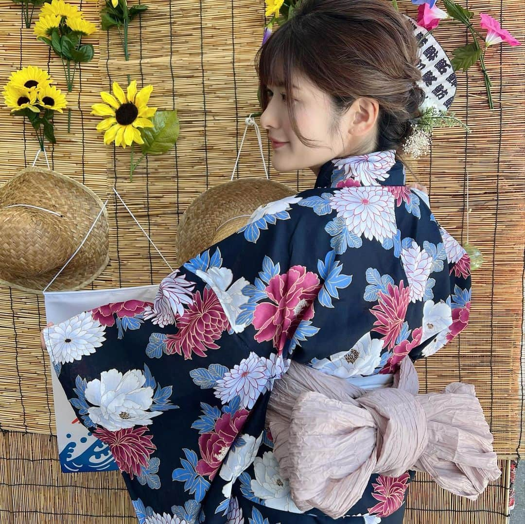 上矢えり奈のインスタグラム：「＊-＊-＊-＊-＊-＊-＊-＊  ナップス浜松店さんにて トークショーを開催していただきました！🏍️💨  前回の京都に引き続き、 たくさんの方にお会いできて 嬉しかったです🥺 みんなのおかげでとても楽しい時間を 過ごすことができました🗣️🤍  地元ならではのトークも 聞いてくれてありがとう☺️  会いに来てくれる皆さんがいるからこそ こういうイベントを開催していただける幸せを 改めて噛み締めました🥰  ちなみに、今年初浴衣👘✨  erina.  ＊-＊-＊-＊-＊-＊-＊-＊  #ナップス　#ナップス浜松店　#バイク女子　#バイク好きと繋がりたい  #上矢えり奈」