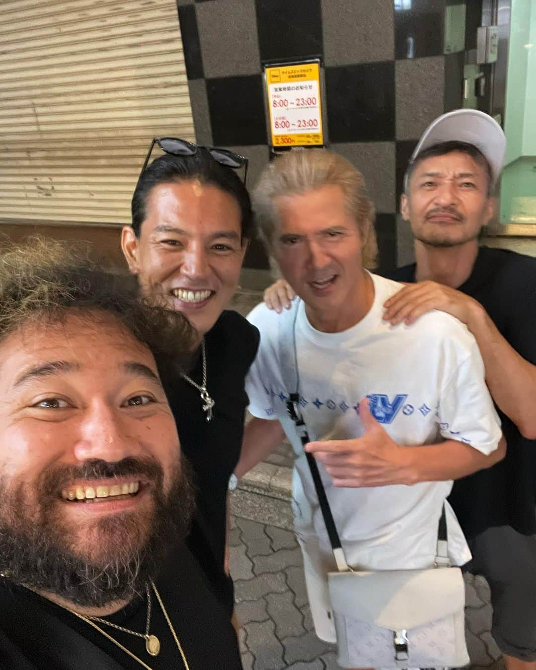 勝矢さんのインスタグラム写真 - (勝矢Instagram)「昨日はこの3人からの〜 この4人😊  同窓会みたいで楽しかったな〜😍 最高の夜」8月27日 21時38分 - ajakatsuya