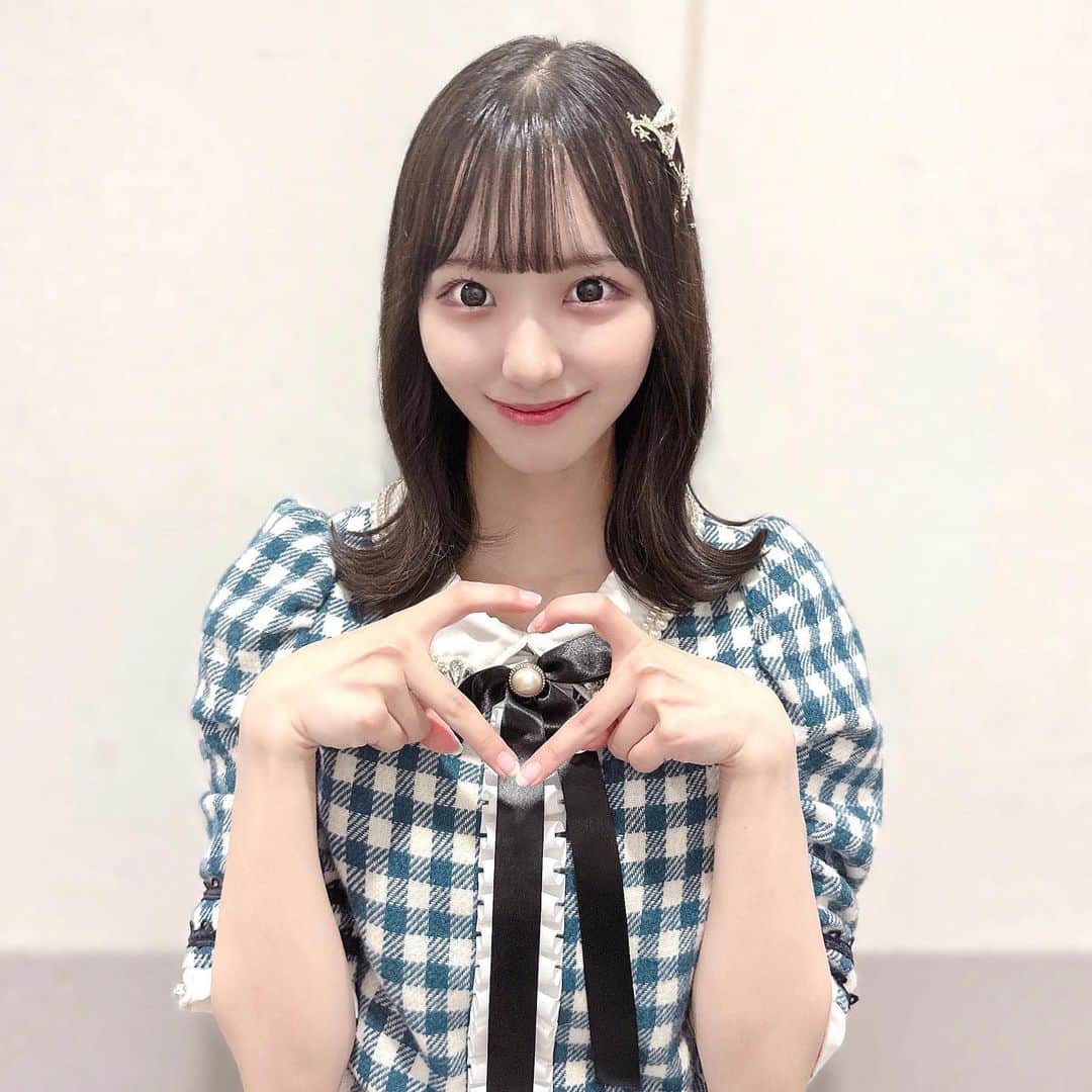 末永桜花のインスタグラム：「𓂃𓈒𓏸 ⁡ ･ ･ ⁡ 髪人生で一番みじかい‼︎ しばらくの間せみろんぐです☁️🌙🎀 ⁡ ･ ･  #セミロング #くびれ巻き」