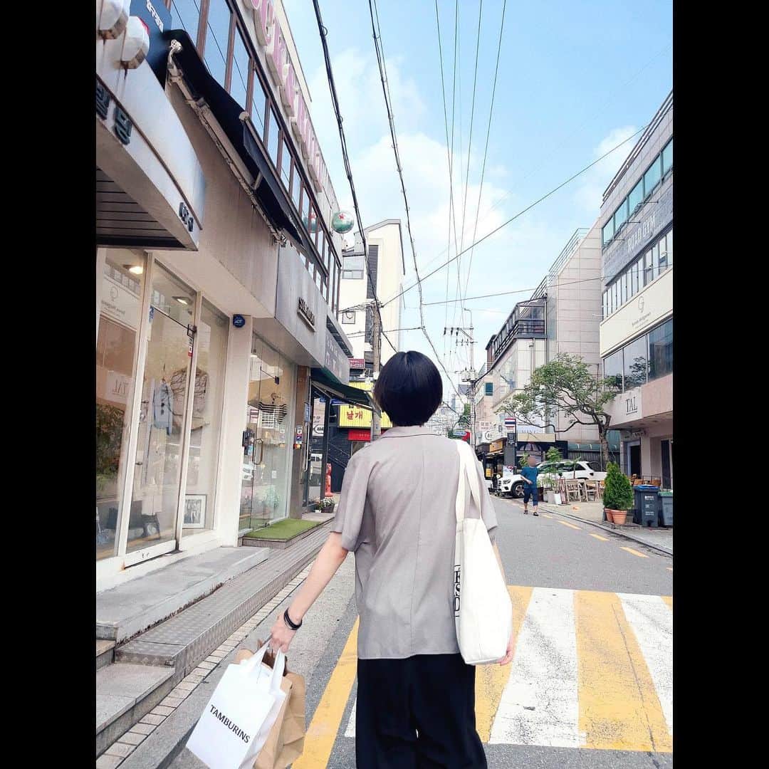小林玲さんのインスタグラム写真 - (小林玲Instagram)「. ⁡ ⁡ 先月3泊4日で 韓国旅行へ行ってきました！🇰🇷✨ ⁡ 初韓国！ 楽しかったー🥰 3人ともありがとう！☺︎ ⁡ ⁡ ⁡ ぎゅぎゅっと〜📸 ⁡ ⁡ ⁡ #韓国旅行 #女子旅」8月27日 21時39分 - rei.kobayashi