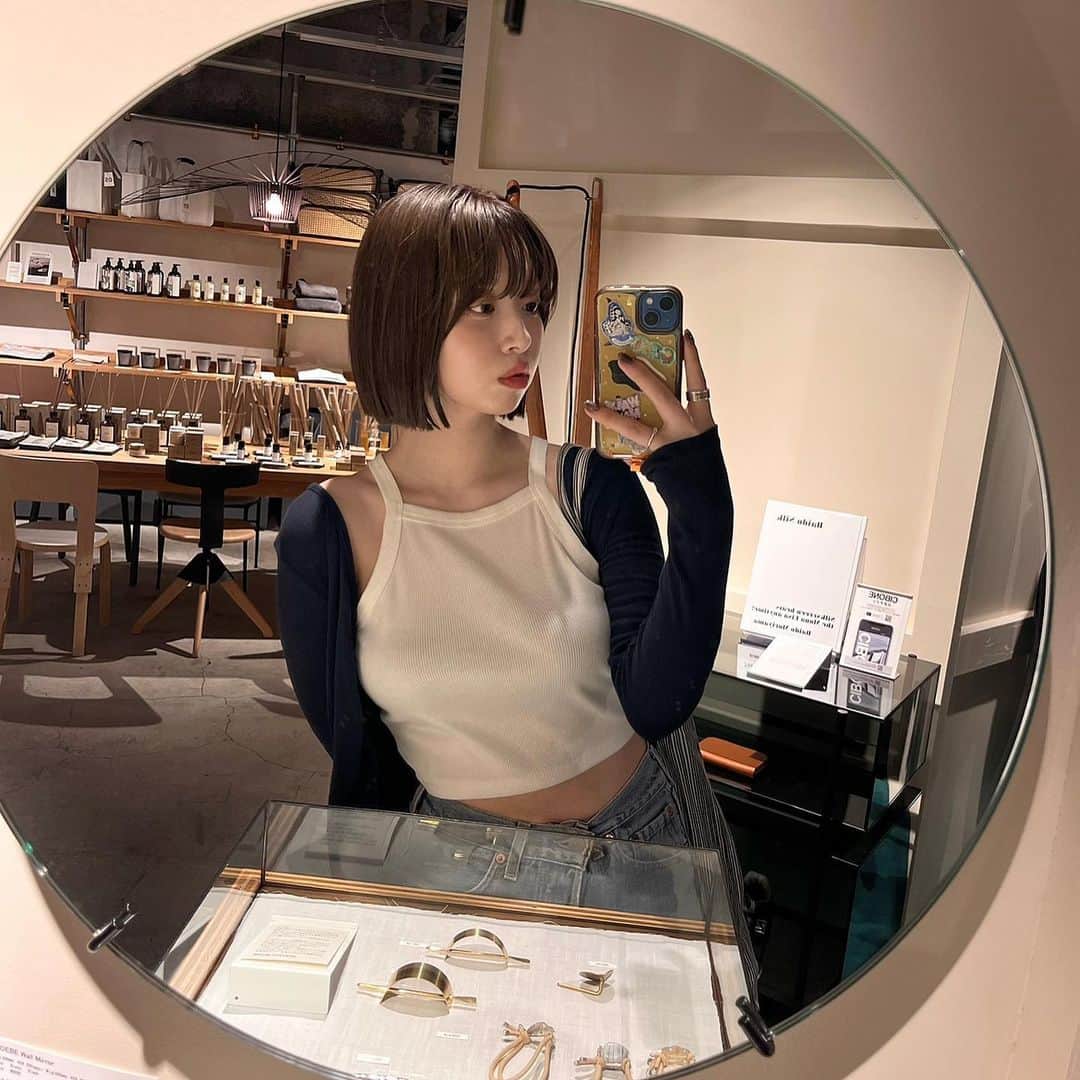みすみのインスタグラム：「HAYのトートでHAYに行っちゃって恥ずかしかったよ。」