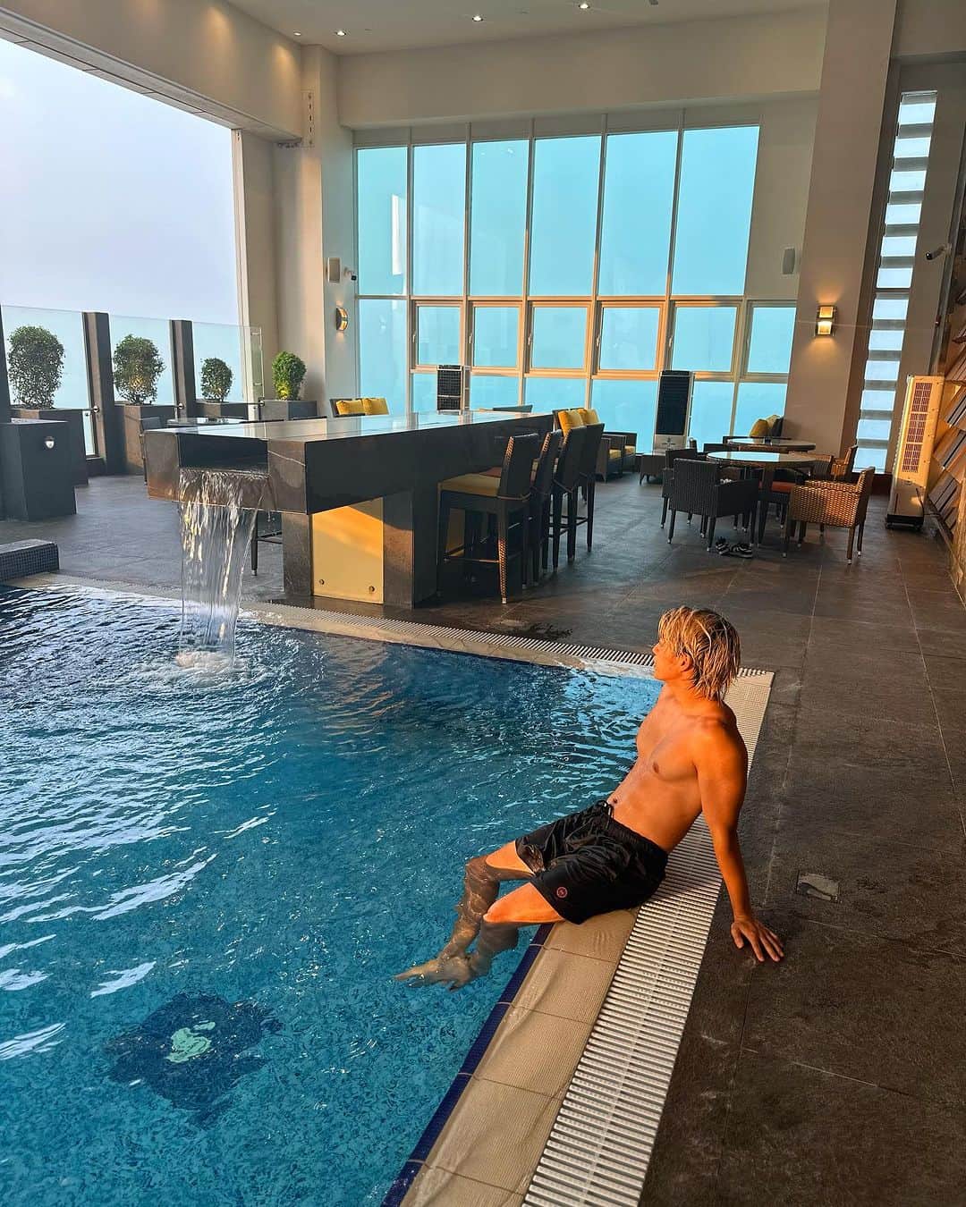 木村太陽さんのインスタグラム写真 - (木村太陽Instagram)「Vacation in Doha 🇶🇦  Thank you amazing hospitality 🙏  Sea views from the restaurant, gym, and  room🏝️  #deltahotelsbymarriott #deltahotel #doha #dohaqatar #qatarhotels」8月27日 21時47分 - taiyojr.10