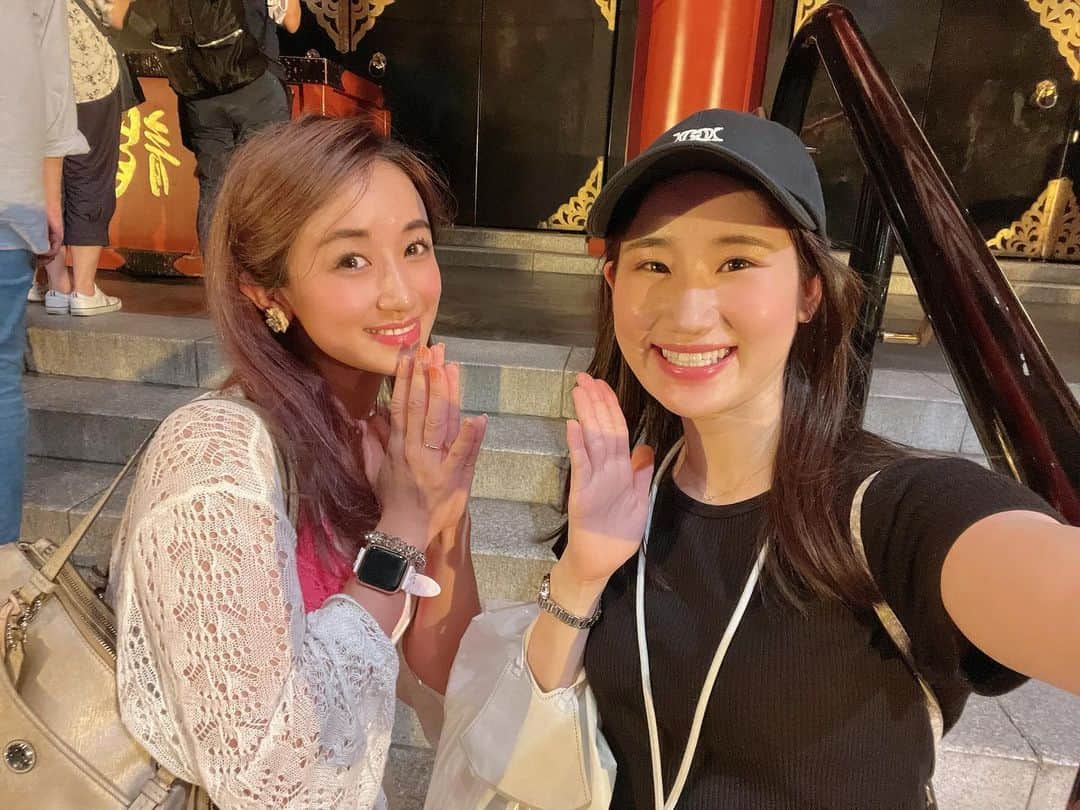 横山天音のインスタグラム：「帰り道に浅草寺に寄ったよ！ 来週も浅草〜🫶 @kaoru_yoga1212   #浅草#浅草寺」
