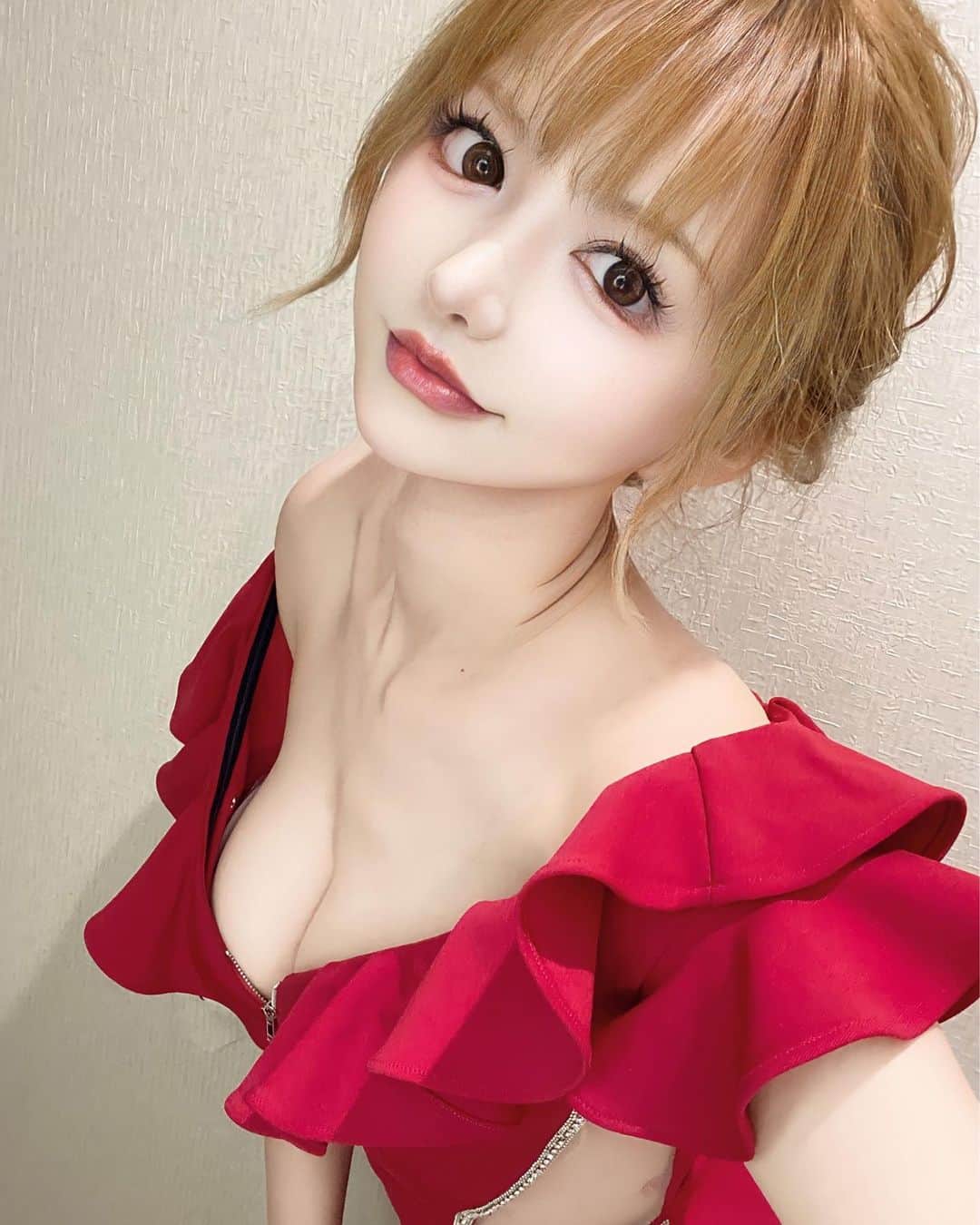 みやびのインスタグラム：「⁡ めずらしくロングドレス ⁡ ⁡ ⁡ ⁡ ⁡ ⁡ ⁡ ⁡ ⁡ ⁡ #バルセロナグループ #Fillia #フィリア #札幌 #すすきの #ススキノ #キャバクラ #キャバ嬢 #キャバクラ嬢 #ニュークラブ #ニュークラ #ニュークラ嬢 #キャバ #ラウンジ #ガールズバー #すすきのキャバクラ #すすきのキャバ嬢 #すすきのグルメ #札幌旅行 #北海道旅行 #美人 #美女 #可愛い #可愛い女の子 #銀座 #六本木 #北新地 #錦 #中州 #いいね返し」