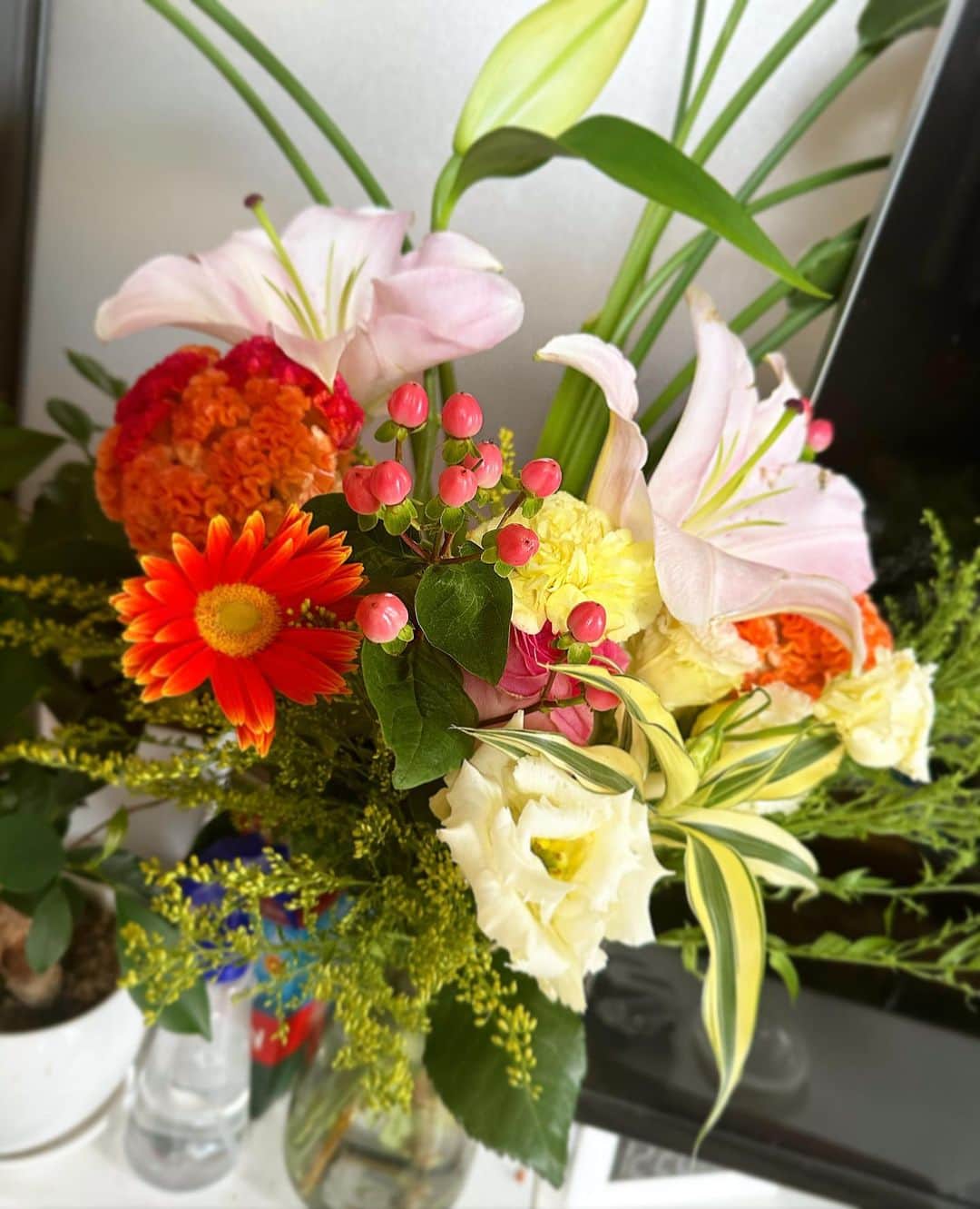 増田有華さんのインスタグラム写真 - (増田有華Instagram)「＊  ファンクラブでのバースデーイベント ありがとうございました。  全体力を使い果たした2部制のイベント。お馴染みの方からお久しぶりな方まで。甘いものが苦手という認識が続いているわたしに大好きなキンパのケーキを🍰 いただいた大きな祝い花は全て持って帰れないので小さな花束にして家の花瓶に💐 ありがとうございました！」8月27日 21時57分 - masuyuka_official