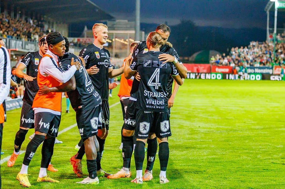 グスタボ・サントス・コスタさんのインスタグラム写真 - (グスタボ・サントス・コスタInstagram)「Vamos @scraltach1929 🖤🤍. Thanks god 🙏🏿🌹」8月27日 22時10分 - g.santtos11