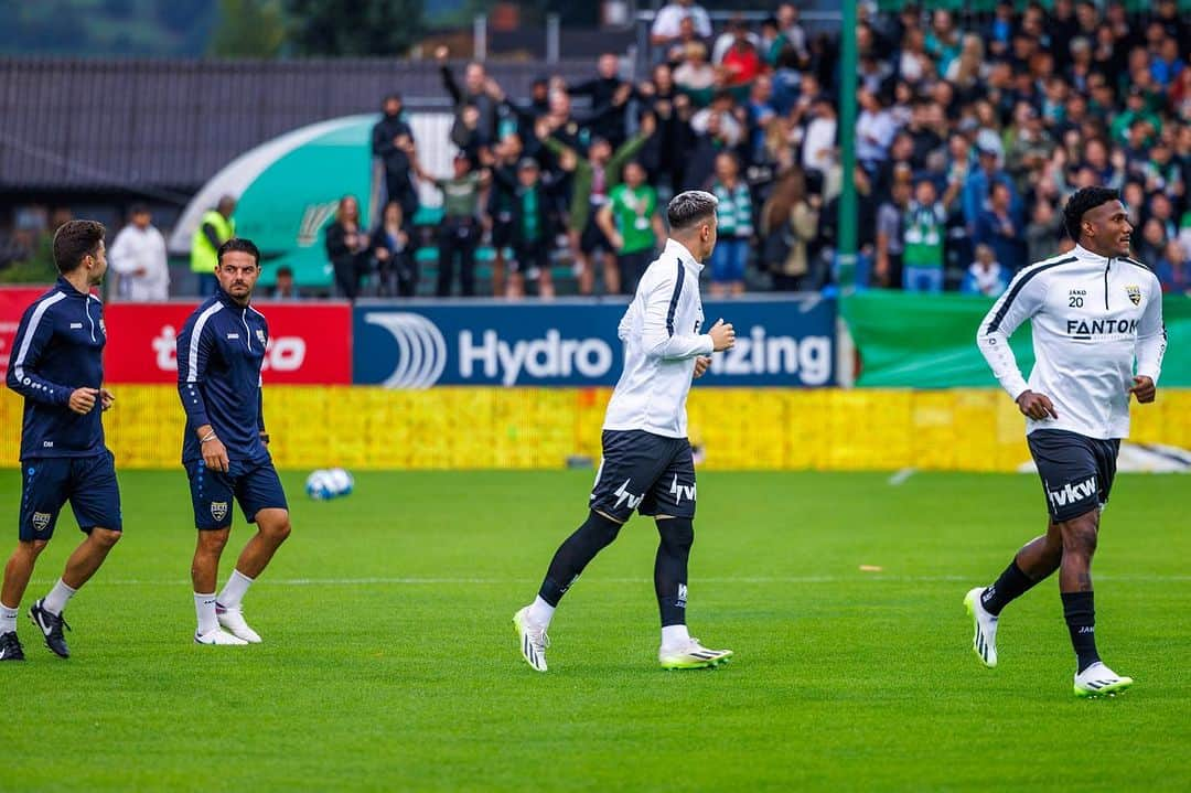 グスタボ・サントス・コスタのインスタグラム：「Vamos @scraltach1929 🖤🤍. Thanks god 🙏🏿🌹」