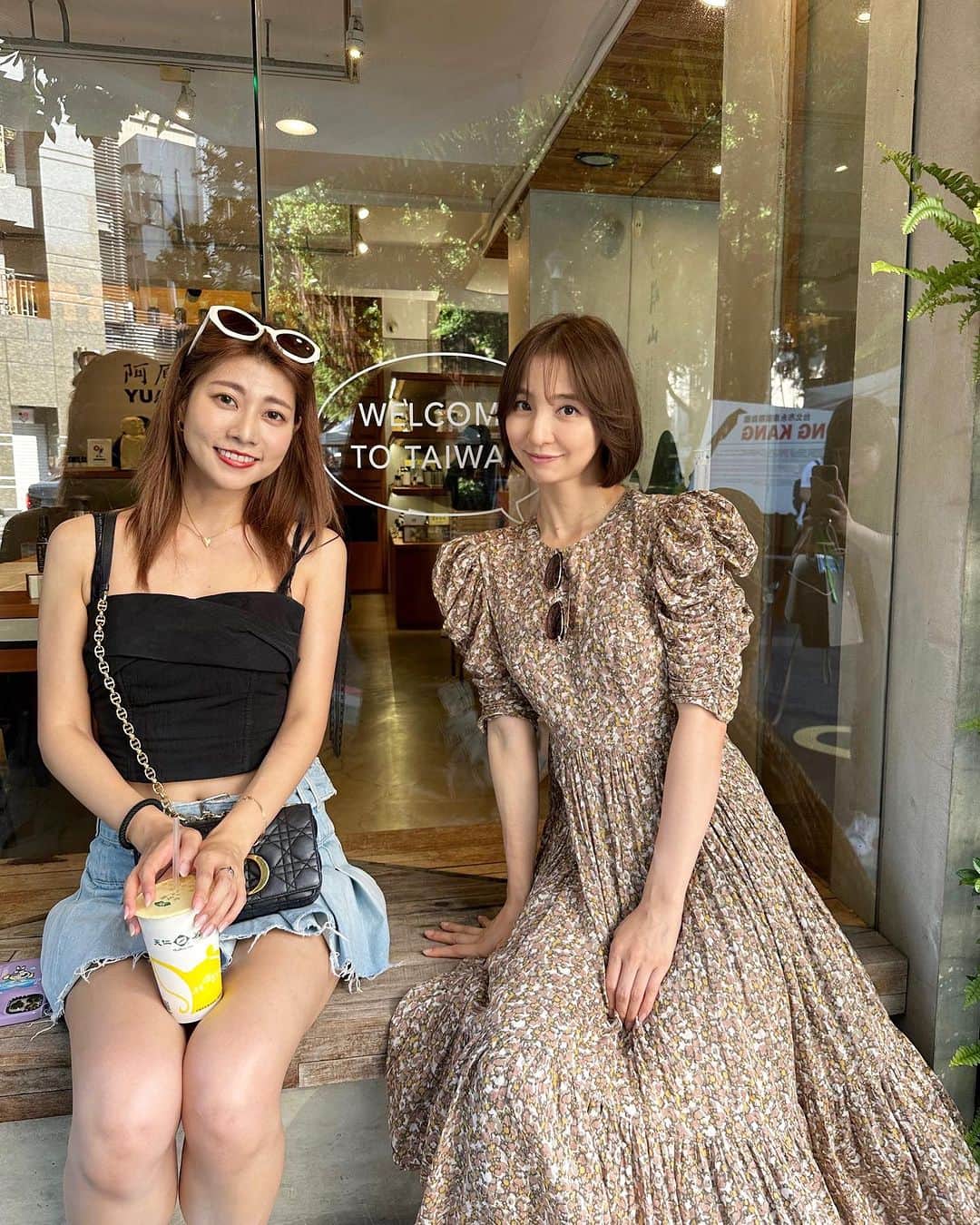 篠田麻里子のインスタグラム：「10年下の友達 マリアがいる台湾へ初✈️ @_abedesu   日本以外で会うの初めて♡ 仕事忙しいのに空港まで迎えにきてくれて、空港まで送ってくれました🥹好き 行きたい場所伝えて全部連れてってくれた天使👼  6年前に台湾48🇹🇼が出来て自分の意思で行きたい！と新しい挑戦をしたマリア🥹 知らない土地でお仕事するってとても大変なことなのに、、尊敬するし凄いかっこいいわぁ✨  色んな世界を見て🌍色んな刺激を受けるってとっても大切なことだよね♡  まだまだ知らない世界たくさんあるからこれからも色んなものを見て体験して感じたいなぁと✨  台湾で出来たお友達皆んなが沢山写真撮ってくれたので😆しつこい投稿になるかもしれないけどお付き合いください🤪  #台湾旅 #Taipei」