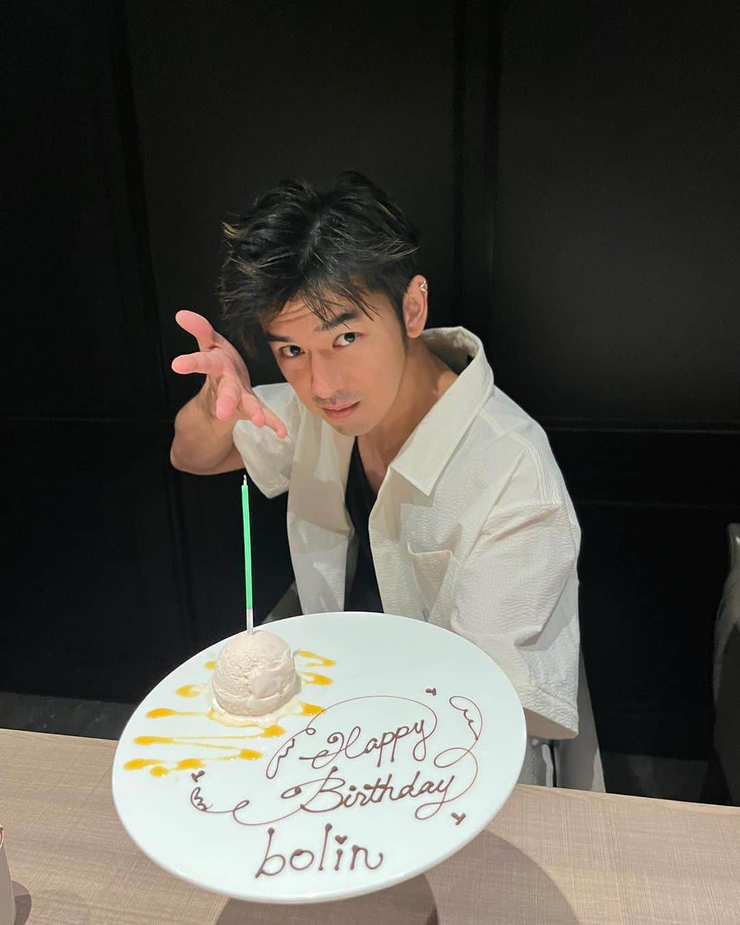 チェン・ボーリンのグルメインスタ