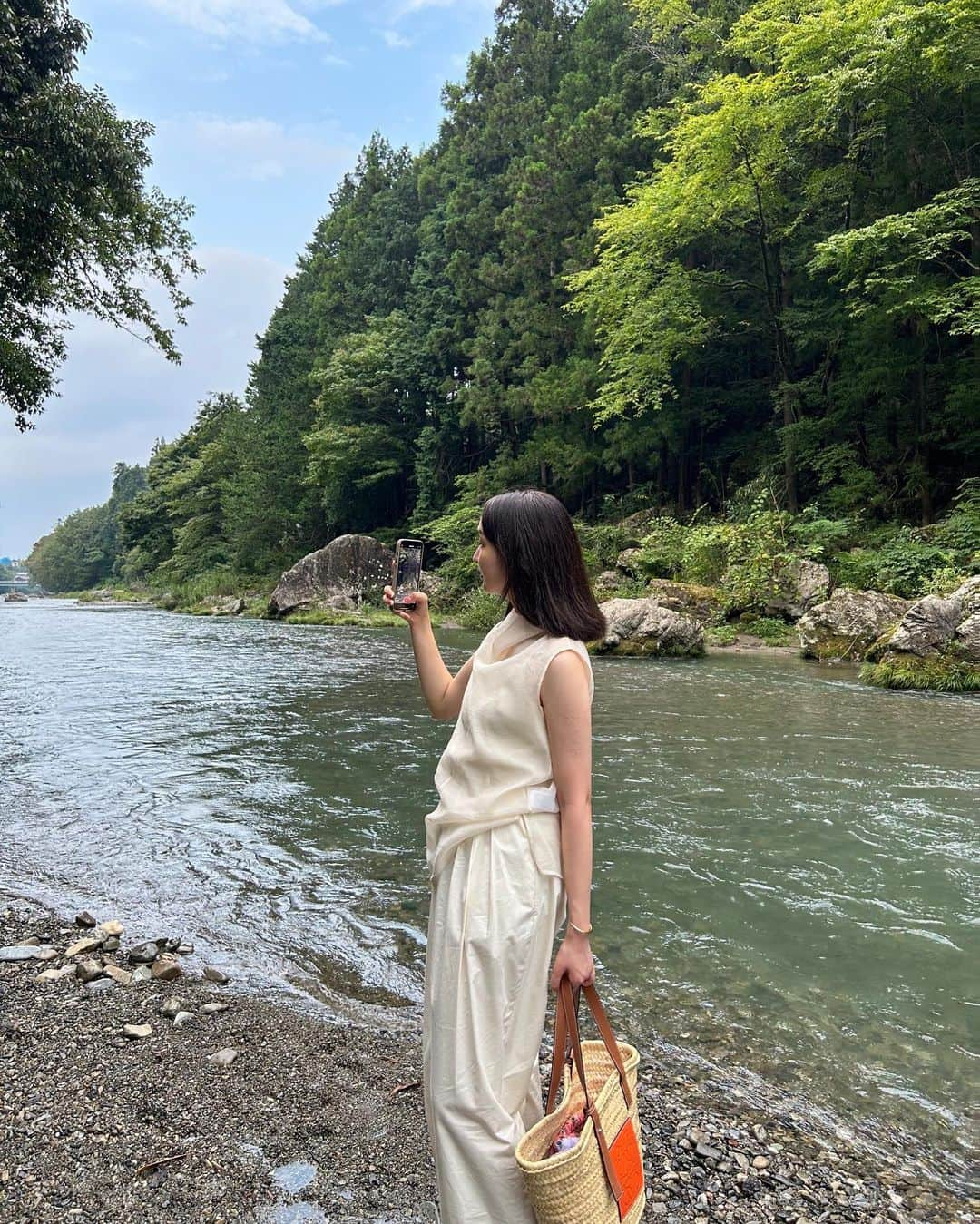 大坪はるらさんのインスタグラム写真 - (大坪はるらInstagram)「贅沢夏休み  1日のんびり川で過ごした日 かき氷を食べ、ラムネを飲み 足だけ川に入り。笑 いつぶり？の過ごし方🎐  自然のマイナスイオンにたっぷり癒されたー‪‪❤︎‬」8月27日 22時22分 - harurappy_1211