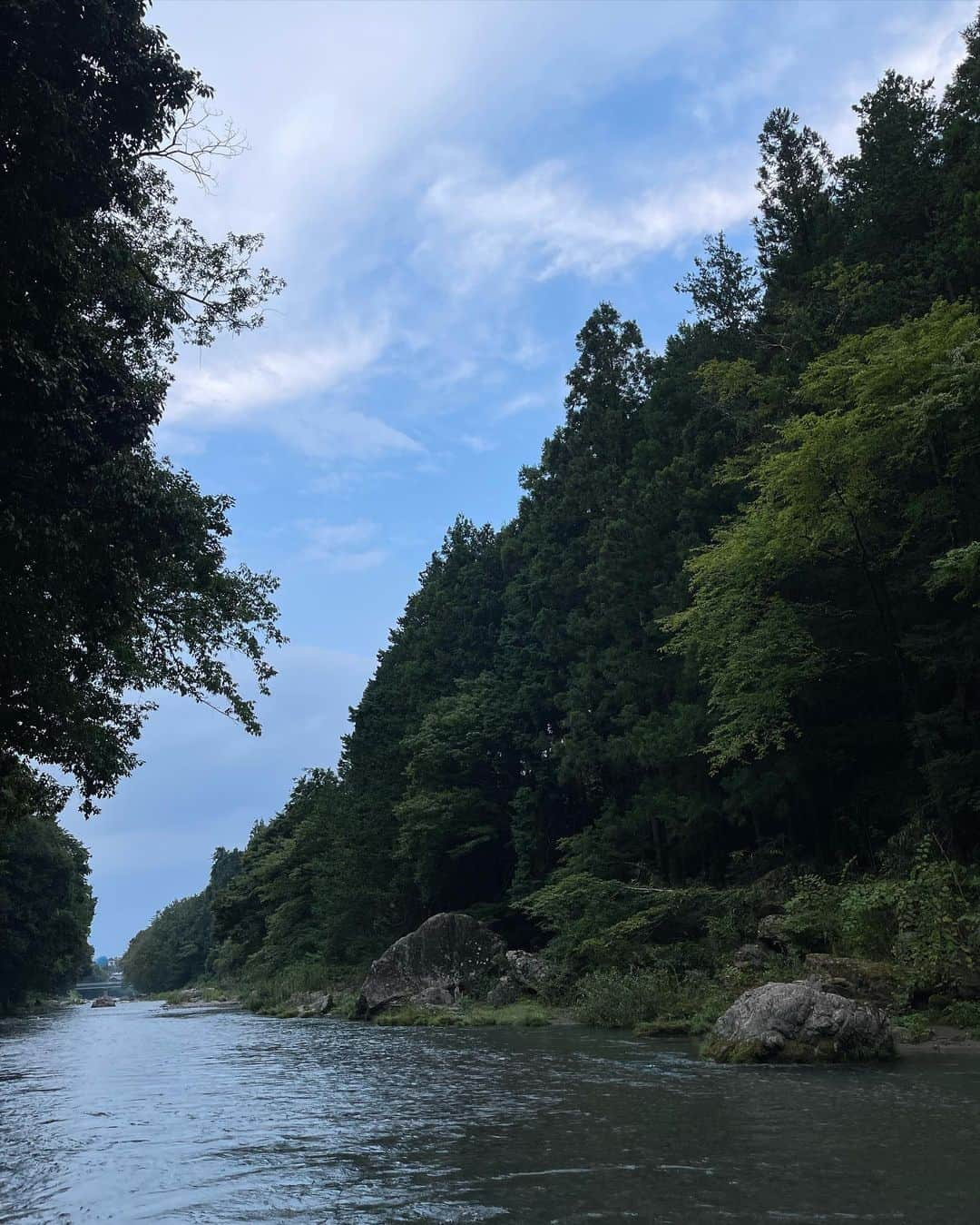 大坪はるらさんのインスタグラム写真 - (大坪はるらInstagram)「贅沢夏休み  1日のんびり川で過ごした日 かき氷を食べ、ラムネを飲み 足だけ川に入り。笑 いつぶり？の過ごし方🎐  自然のマイナスイオンにたっぷり癒されたー‪‪❤︎‬」8月27日 22時22分 - harurappy_1211