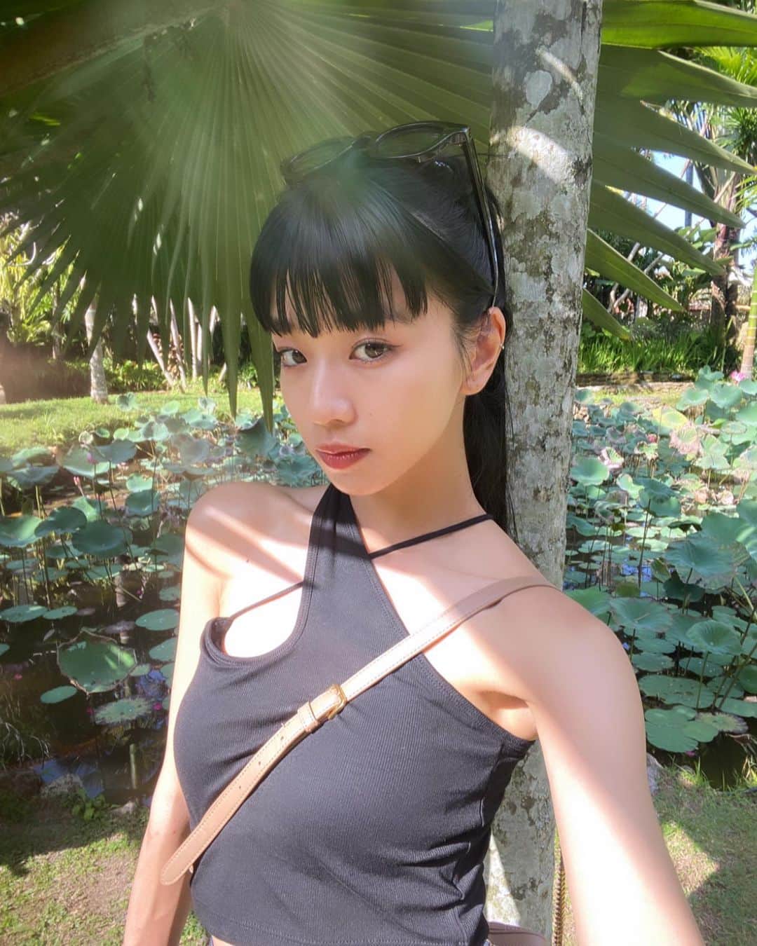 のインスタグラム：「ㅤㅤㅤㅤㅤㅤㅤㅤㅤㅤㅤㅤㅤ ずっと行きたかったバリ。日本以外の国に行くのは今回のバリで11ヶ国目なんだけど、海外に行くとやっぱり初めての経験初めての景色初めての感情、色んな初めてに出会えるから自分にとって本当に本当に大切な時間です。 普段当たり前だと思ってる事に当たり前なんてひとつもないし、ある程度大人になると色んな事を知った気になるけど自分が知ってる事なんてほんっっっっの一握りのことでしかなくて、一歩外に出てみると全く見た事ない世界が広がっていて、それを心から思い知らされるの  ㅤㅤㅤㅤㅤㅤㅤㅤㅤㅤㅤㅤㅤ 今回のバリでも東京での日常から離れてたっくさんの初めてを経験して自分の人生の中で宝物になるであろう経験が増えた感覚 これから少しずつ記録に投稿していくね☺︎」