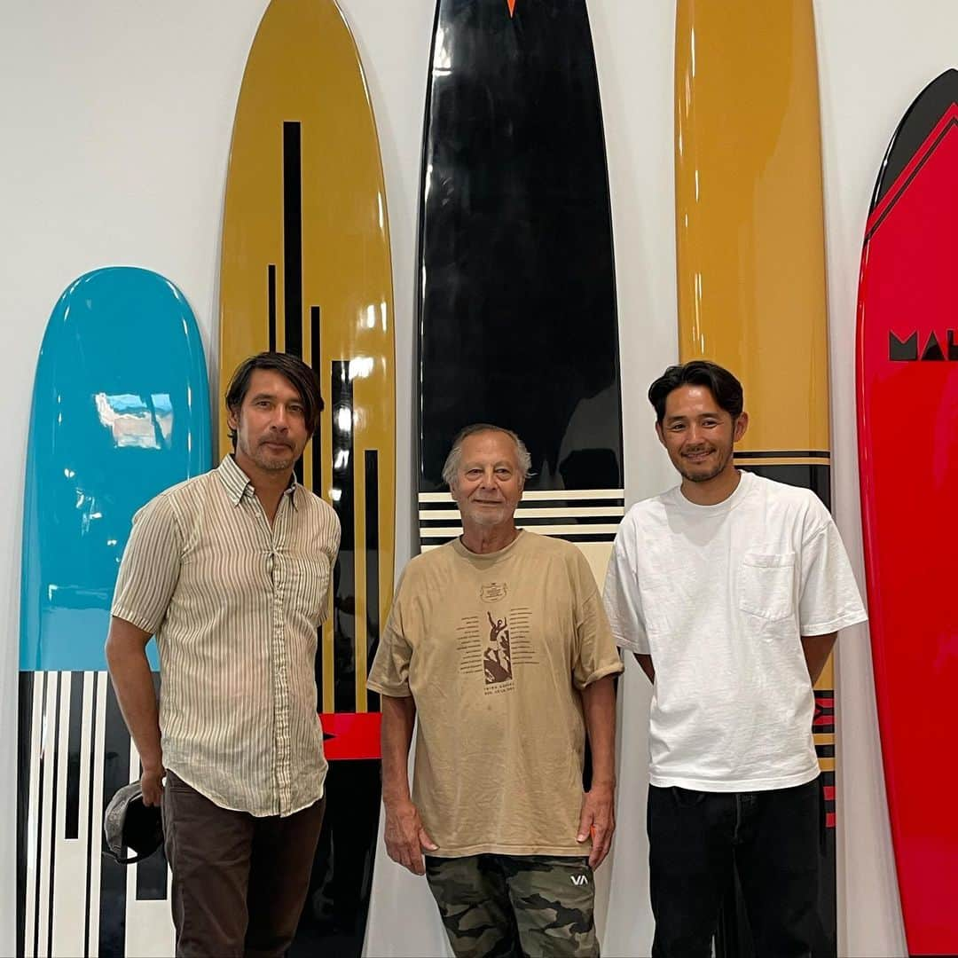 花井祐介のインスタグラム：「I’m glad I love surfing. I’m glad I love making art. @herbiefletcher  #barrymcgee」