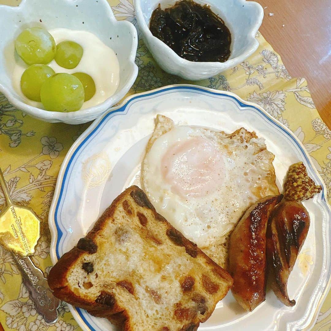 星那美月さんのインスタグラム写真 - (星那美月Instagram)「朝ごはん🥞  #breakfast #おうちごはん」8月28日 8時42分 - mitsukihoshina